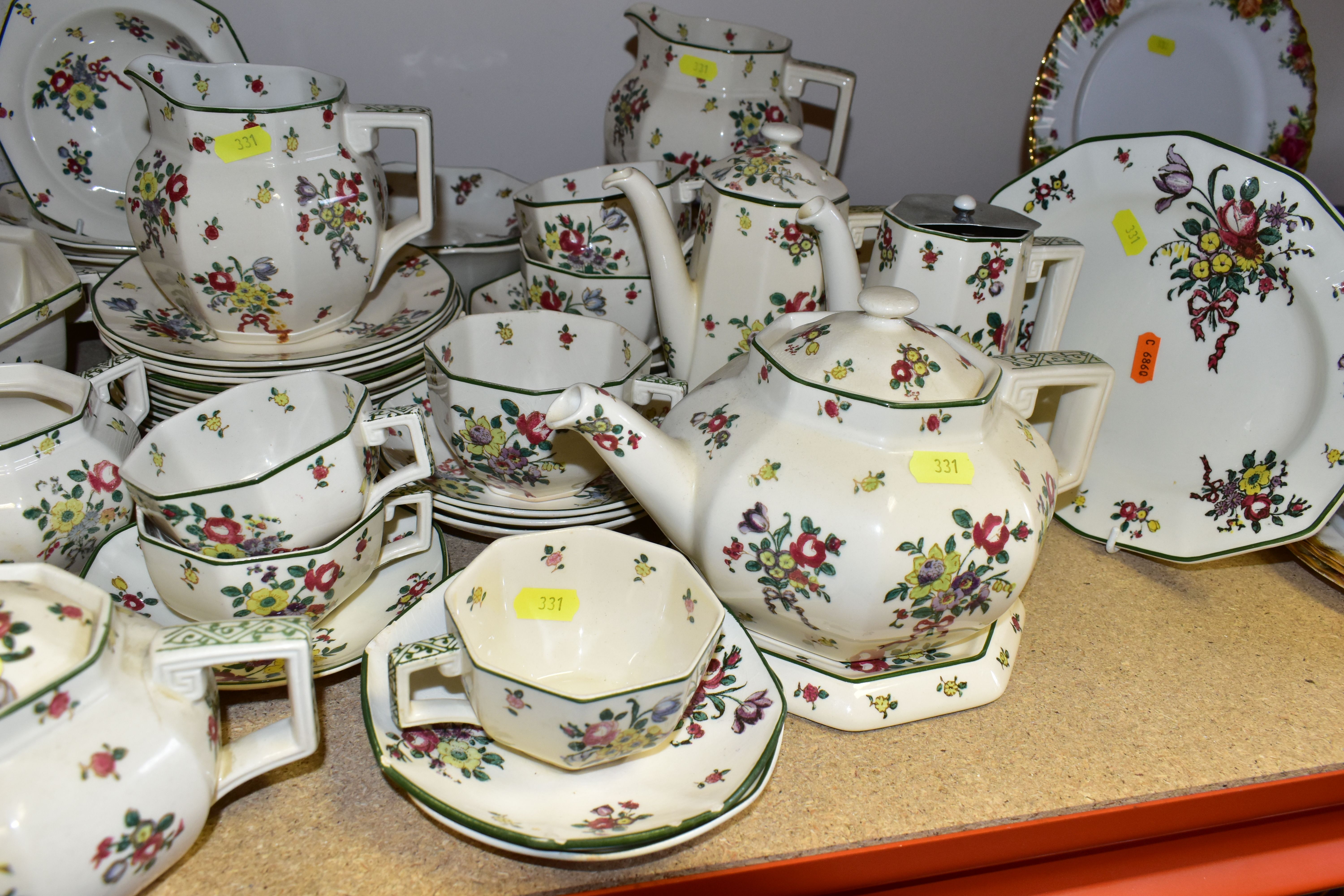 A LARGE QUANTITY OF ROYAL DOULTON 'OLD LEEDS SPRAYS' PATTERN DINNER WARE, comprising a bread and - Image 5 of 7