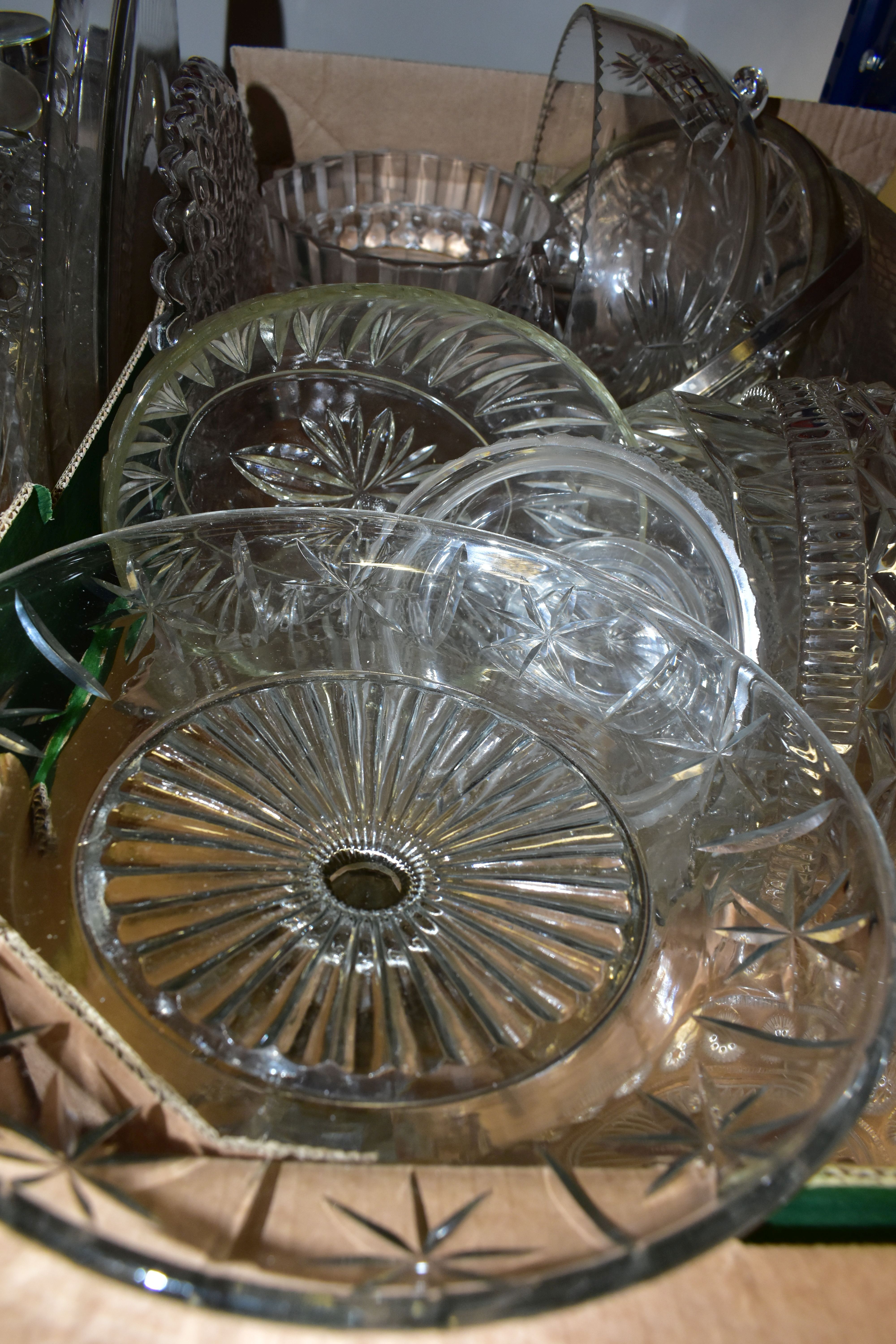 THREE BOXES OF CUT GLASS AND CRYSTAL, to include two cut crystal footed Pinwheel bowls, cake stands, - Image 5 of 8