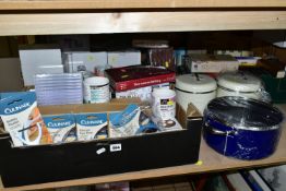 THREE BOXES AND LOOSE KITCHEN AND HOUSEHOLD ITEMS ETC, to include boxed vintage style biscuit