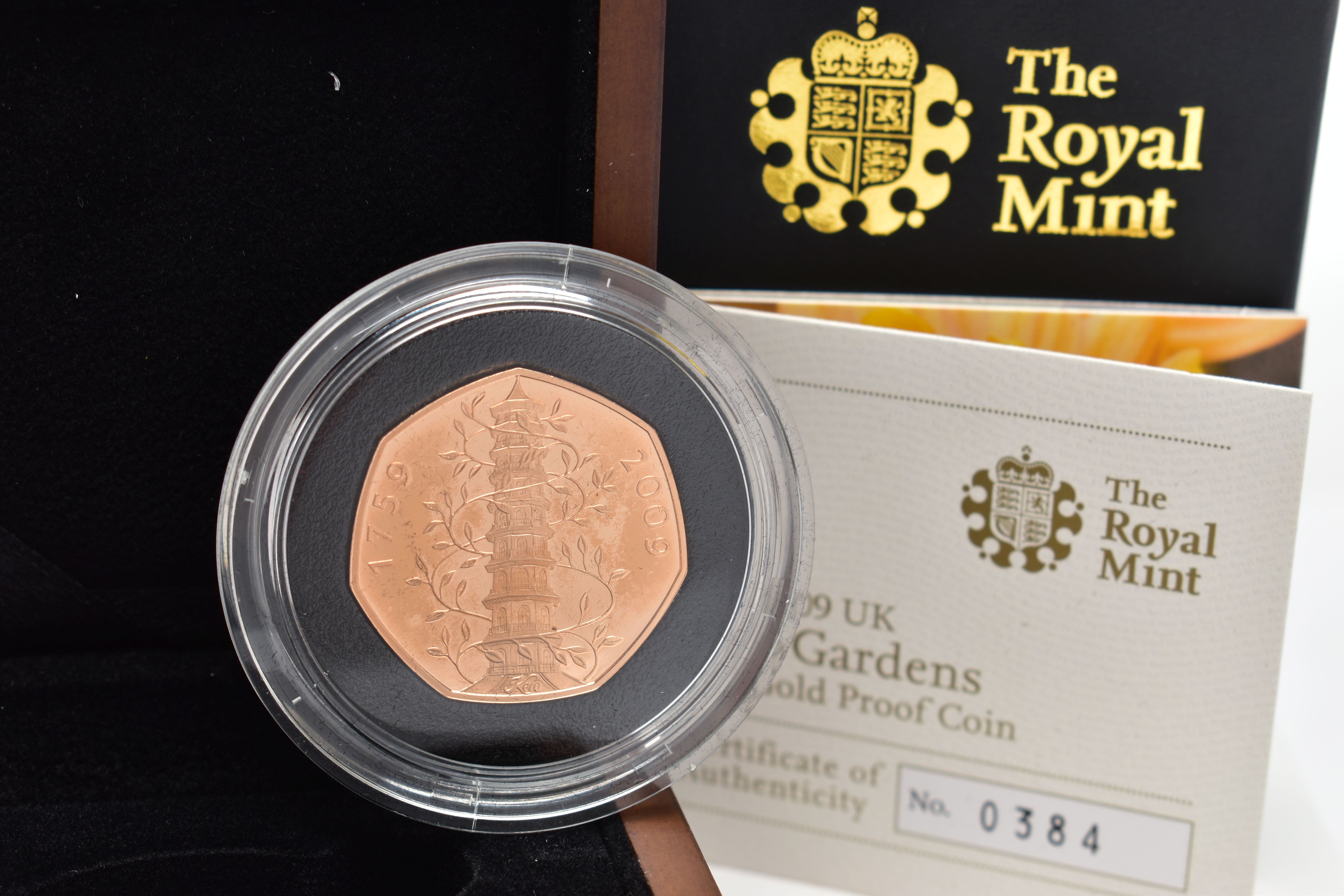A ROYAL MINT 2009 UNITED KINGDOM GOLD PROOF 'KEW GARDENS' 50P COIN, 15.50 grams, 27.30mm, issue