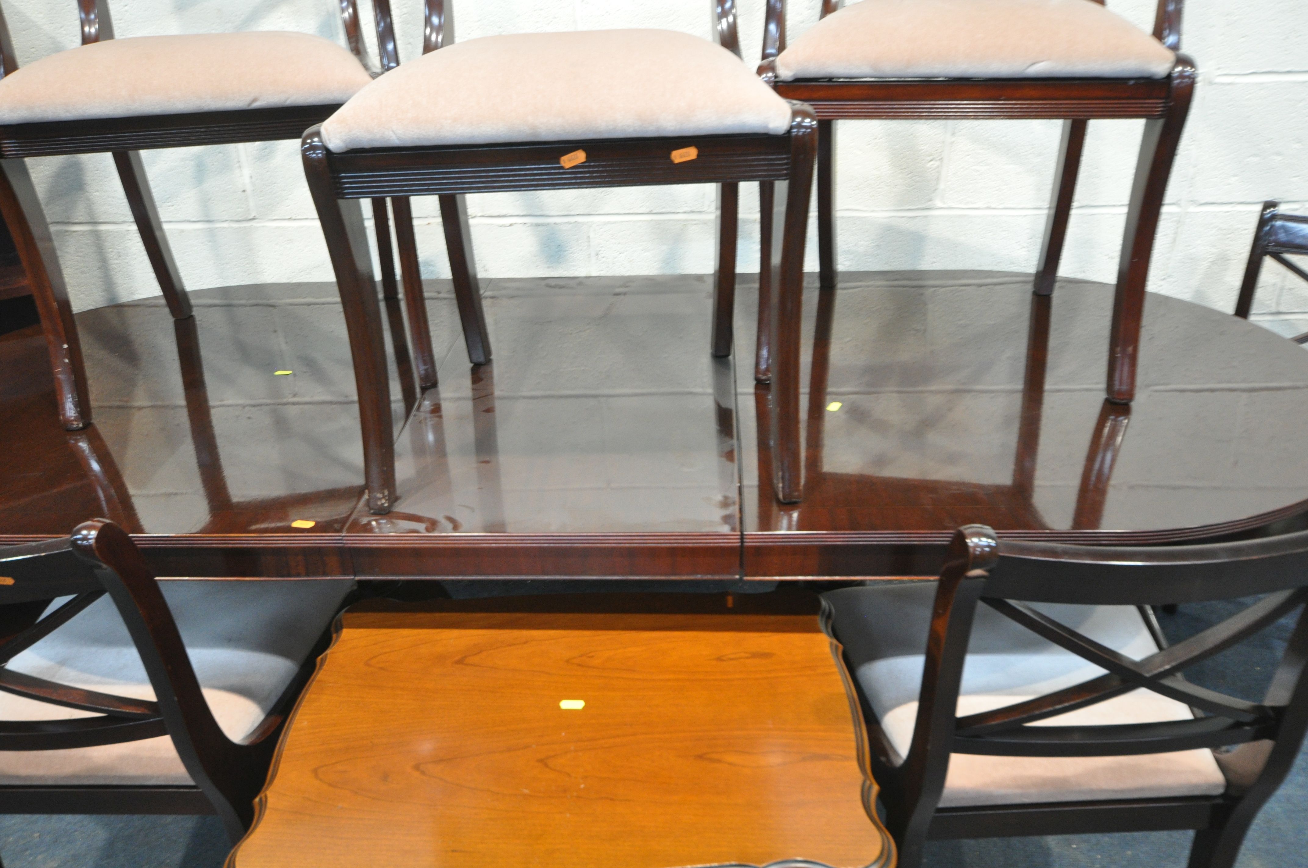 A MODERN MAHOGANY EXTENDING DINING TABLE and six chairs, extended table length 218cm x closed length - Image 5 of 5