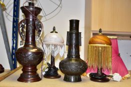 THREE TABLE LAMPS AND AN ORIENTAL BRONZE VASE, comprising two boudoir lamps with glass shades and