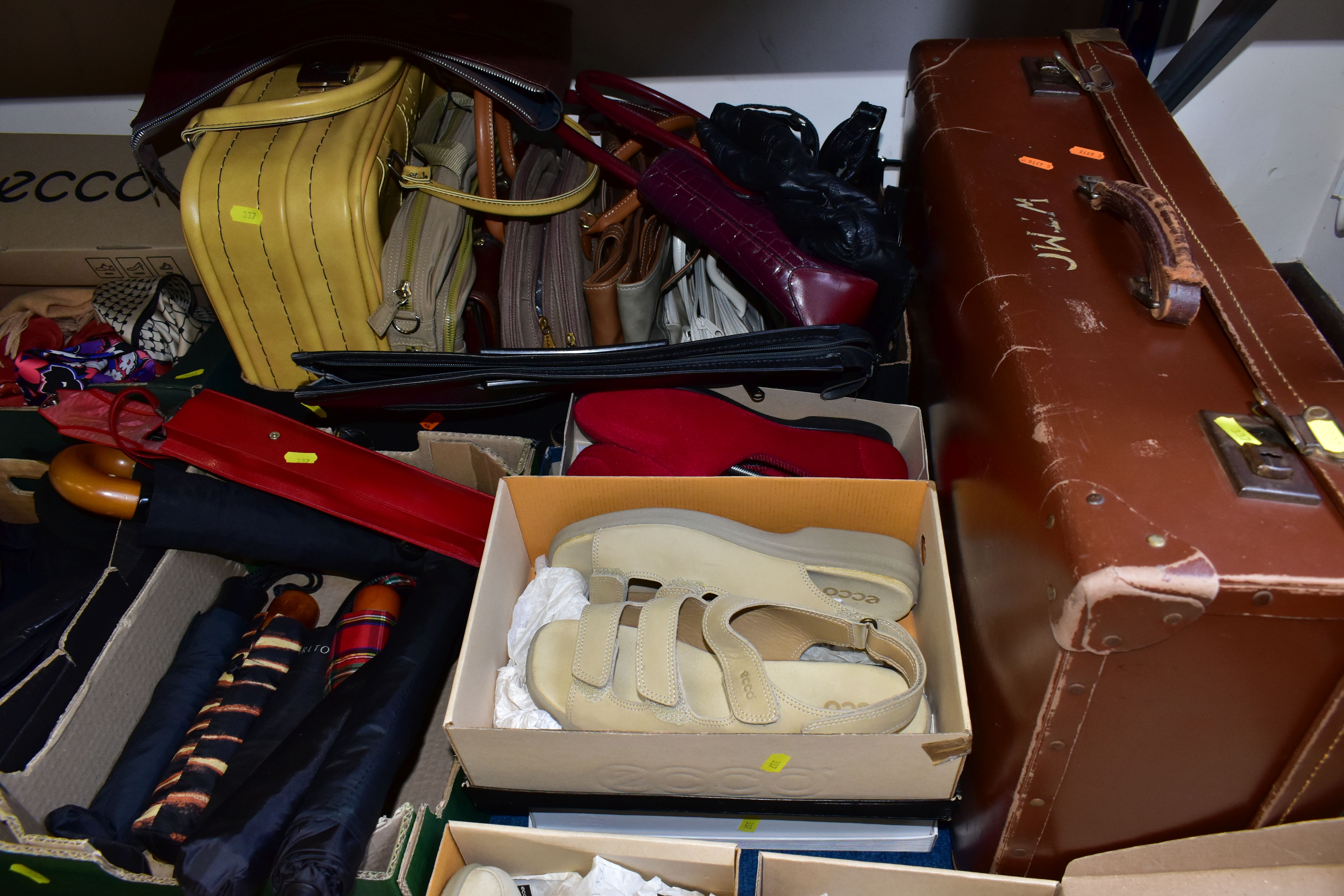 FIVE BOXES OF LADIES, BAGS, SHOES AND GLOVES, to include twenty six new and unused pairs of M&S - Image 5 of 7