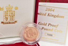 A ROYAL MINT 2004 UNITED KINGDOM GOLD PROOF ONE POUND COIN, 19.619 grams, 22.50mm, 916.7 carat gold,