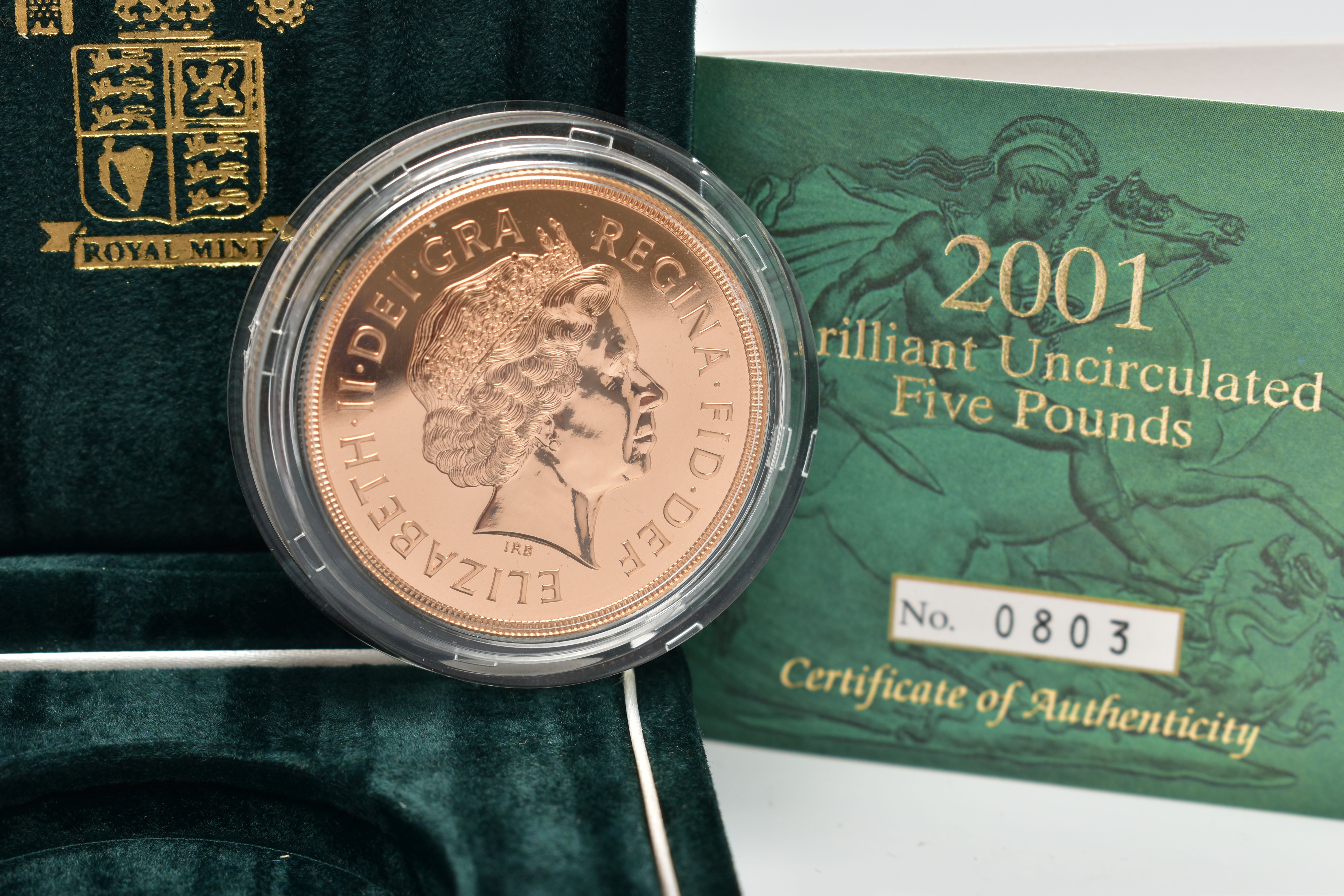 A ROYAL MINT UNITED KINDOM 2001 BRILLIANT UNCIRCULATED GOLD FIVE POUND COIN, 22 carat gold, 39.94 - Image 2 of 2