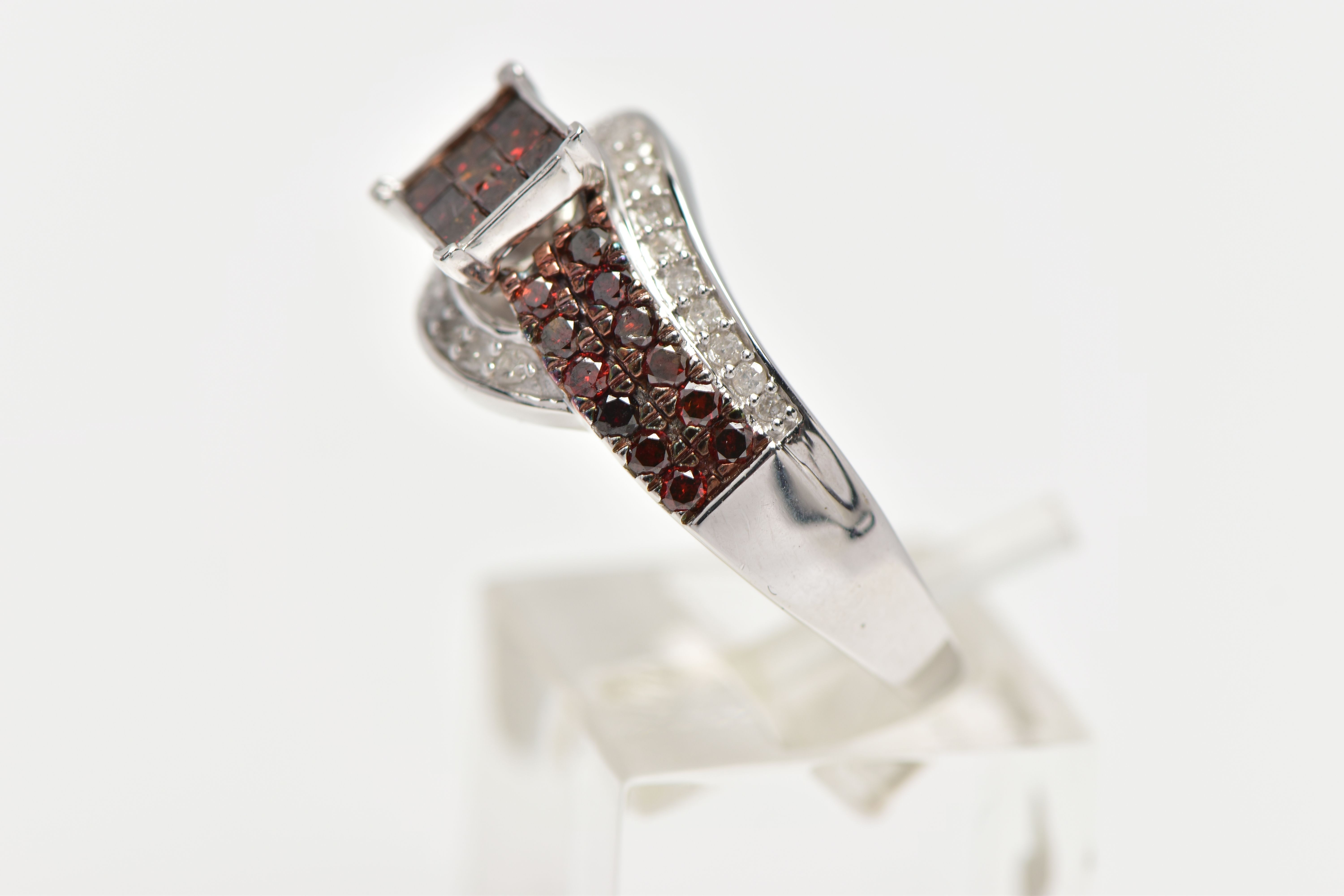 A 9CT WHITE GOLD DIAMOND DRESS RING, the calibre cut brown diamond central cluster, with brilliant - Image 2 of 4
