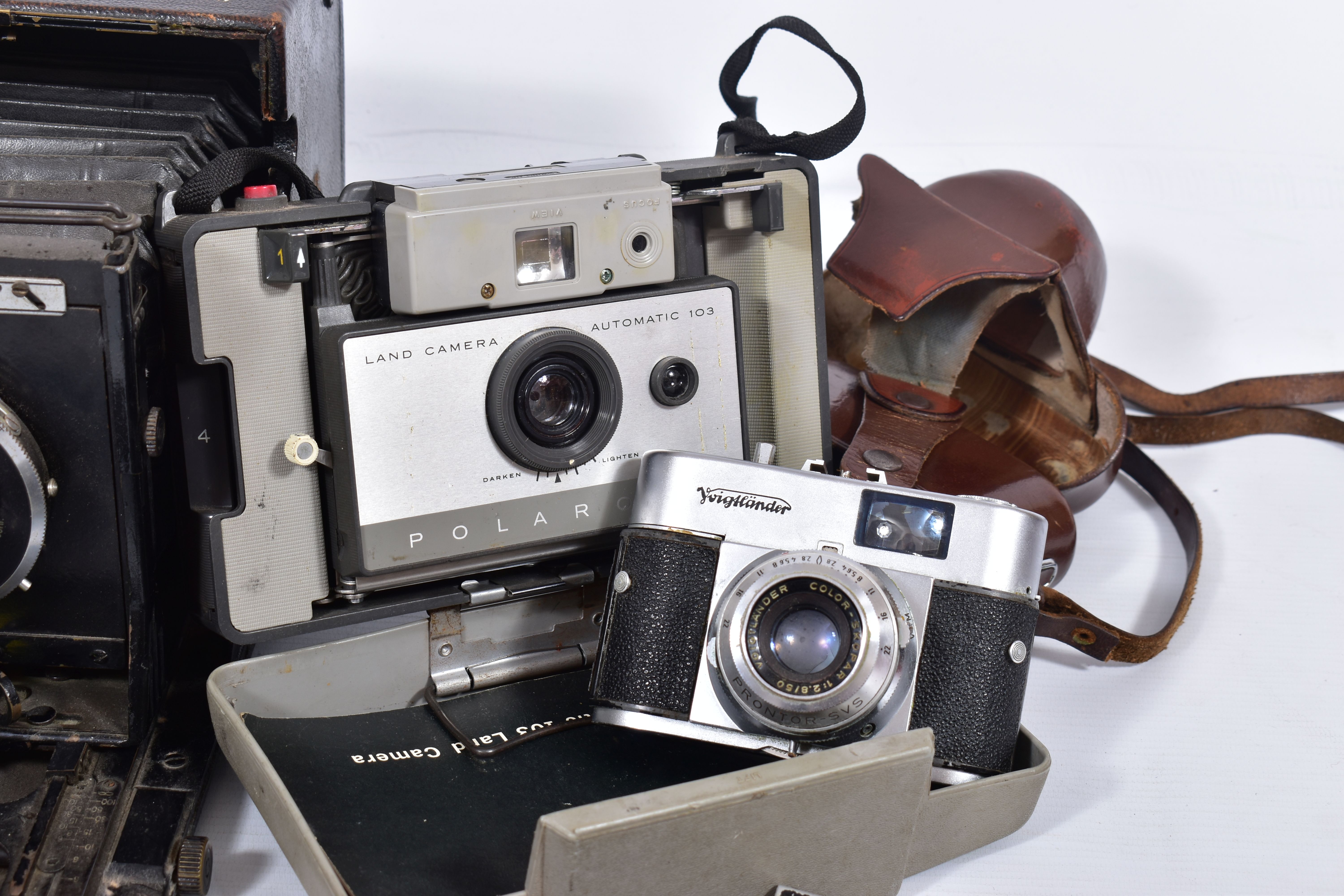 A ROLLEIFLEX MODEL 622 OLD STANDARD TLR CAMERA, a Graphex Miniature Speed Graphic box camera with - Image 5 of 7