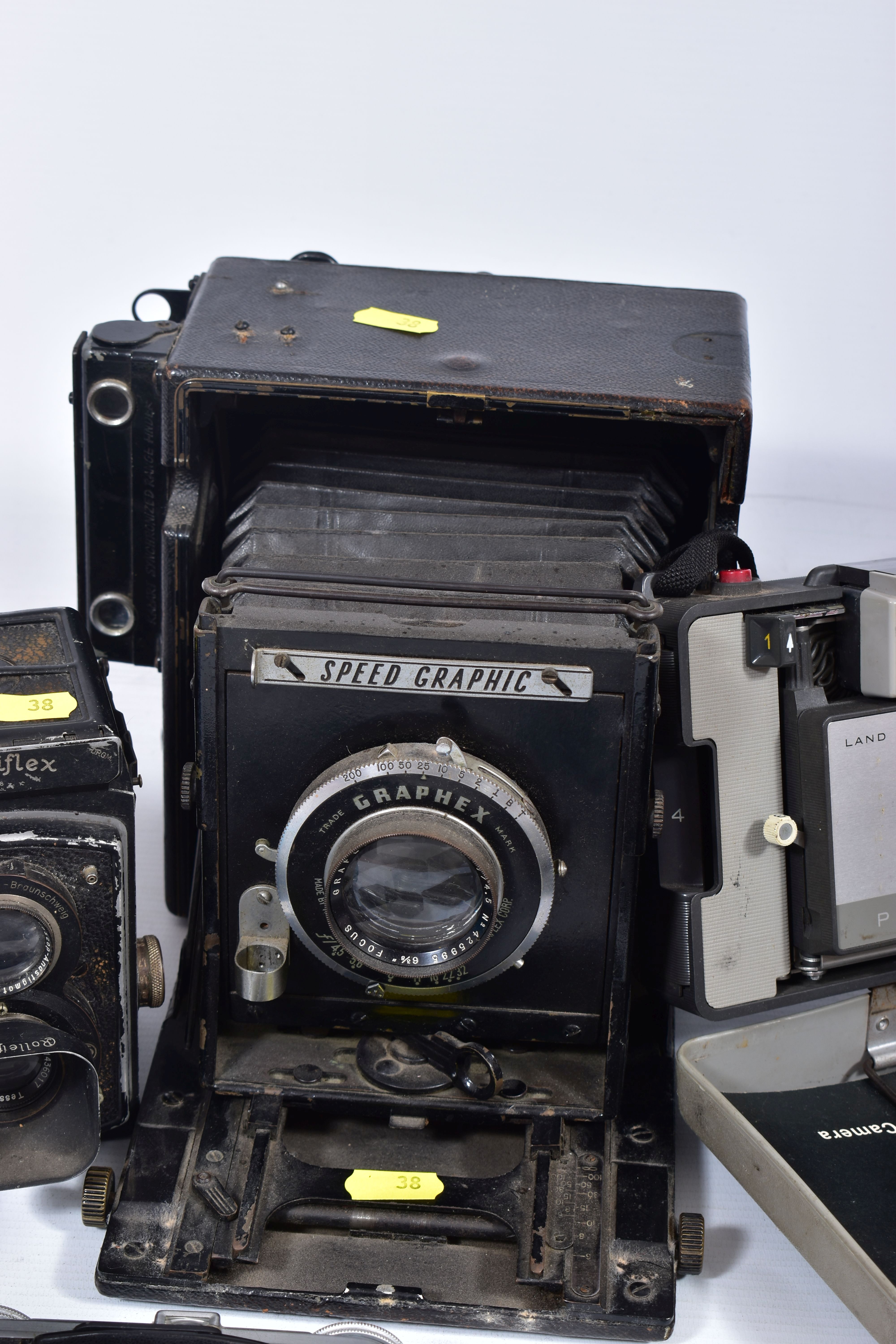 A ROLLEIFLEX MODEL 622 OLD STANDARD TLR CAMERA, a Graphex Miniature Speed Graphic box camera with - Image 6 of 7