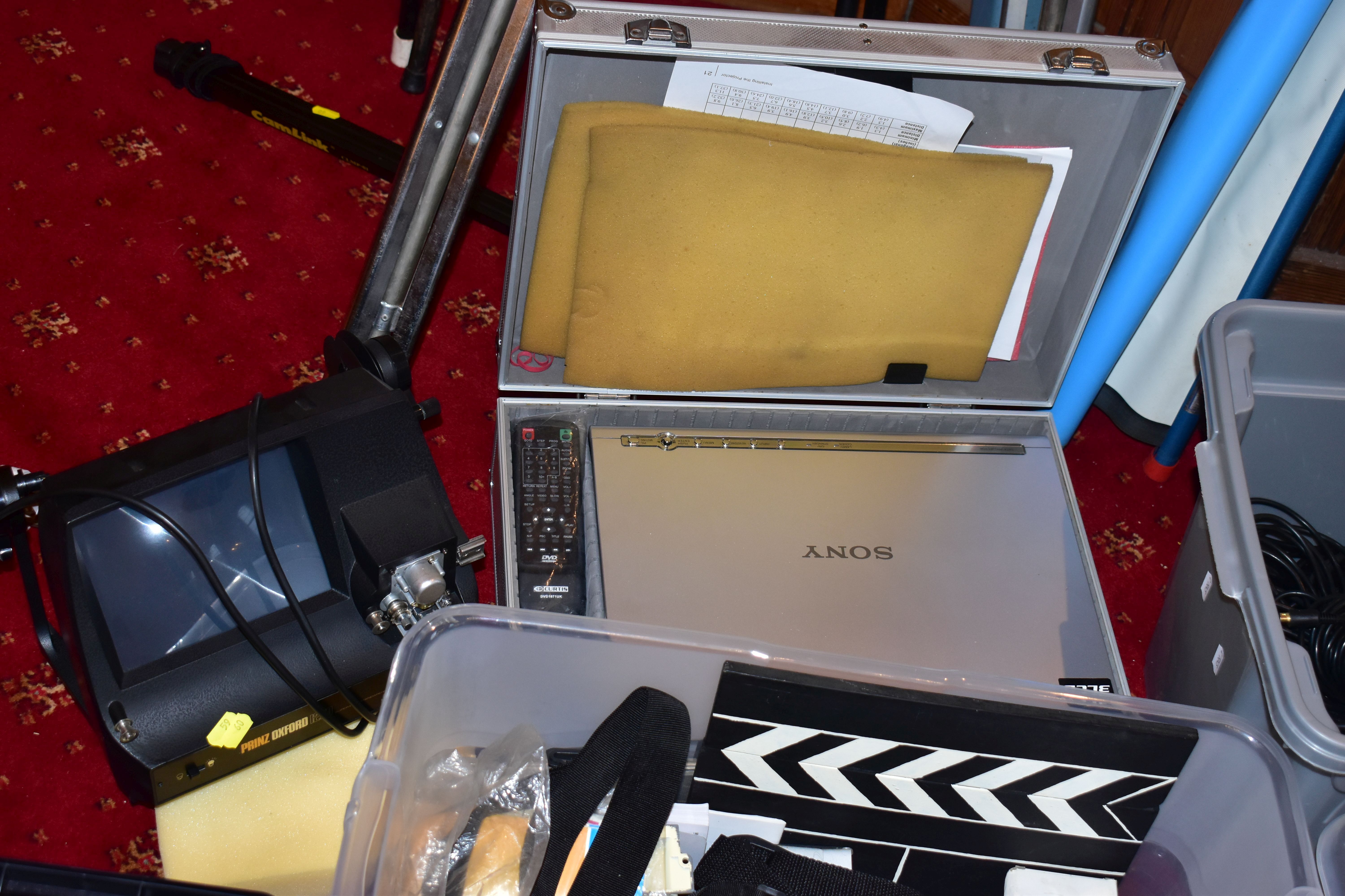 A LARGE QUANTITY OF AUDIO VISUAL EQUIPMENT including a Sony GV-d300E Video Walkman, a Prinz Oxford - Image 5 of 15