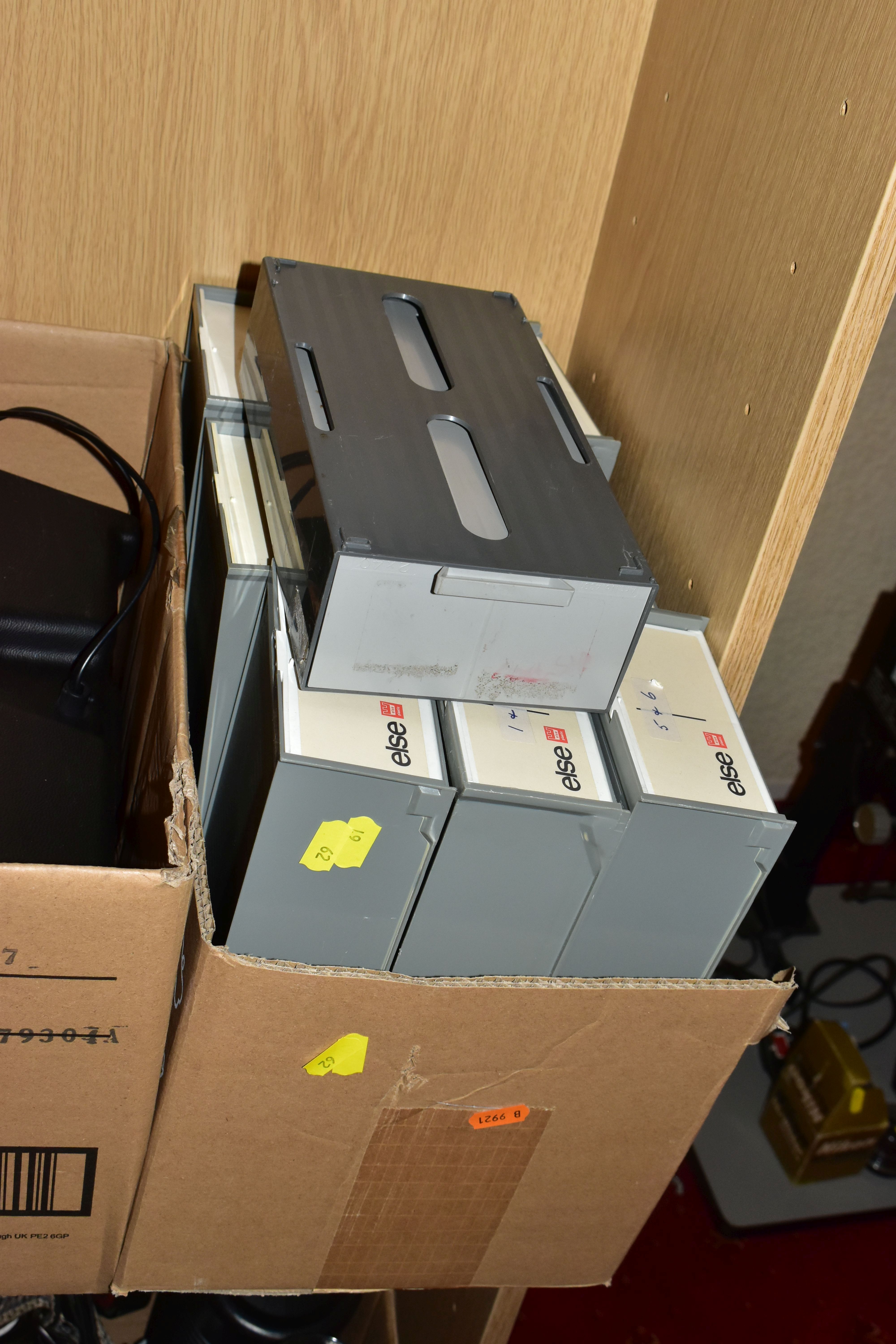 A QUANTITY OF PHOTOGRAPHIC DEVELOPING EQUIPMENT including a LPL C5700 Colour enlarger, Tanks, - Image 6 of 9