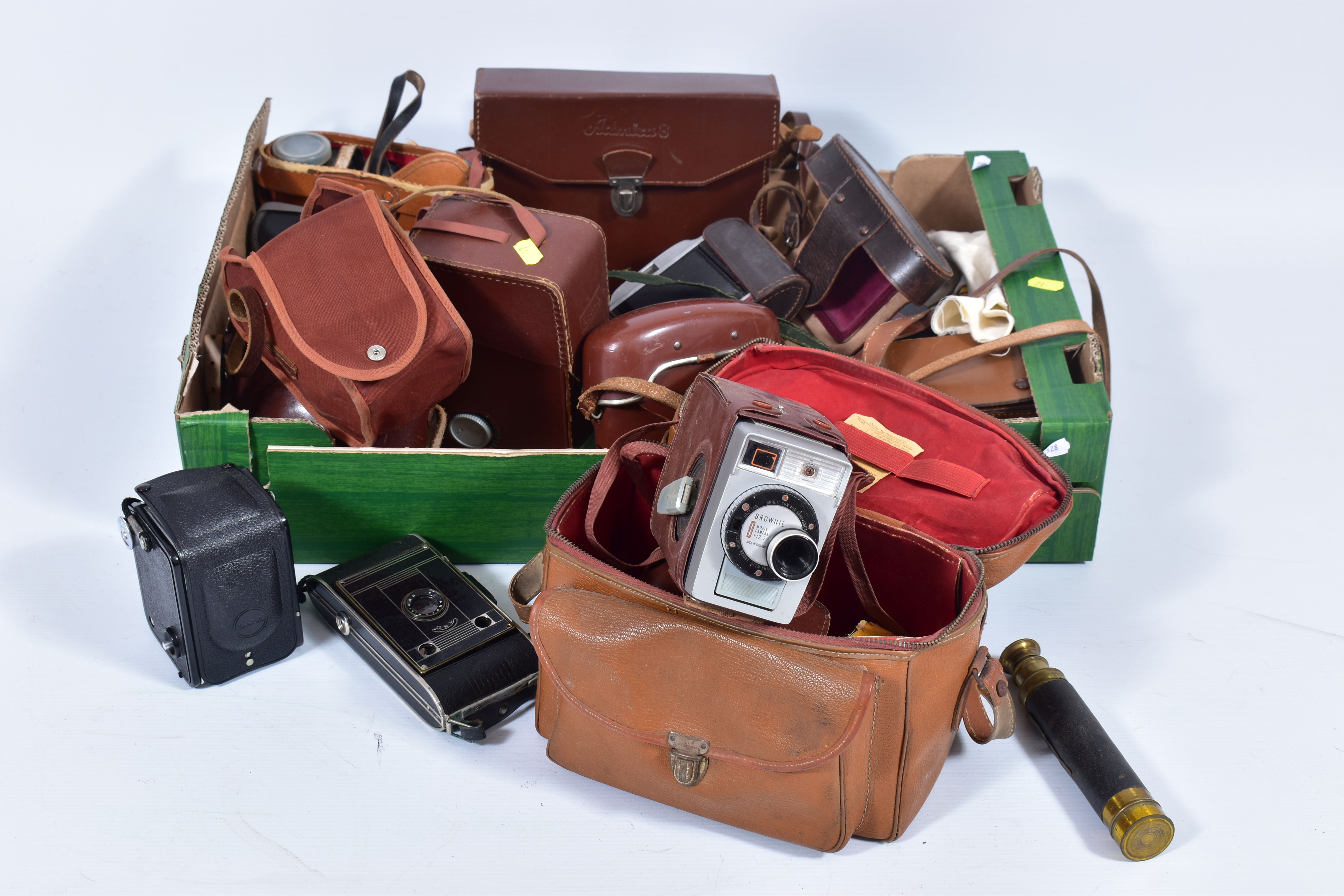 A TRAY CONTAINING VINTAGE CAMERAS AND CINE EQUIPMENT including a Zeiss Ikon Baby Box Tengor, a