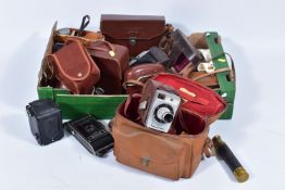 A TRAY CONTAINING VINTAGE CAMERAS AND CINE EQUIPMENT including a Zeiss Ikon Baby Box Tengor, a