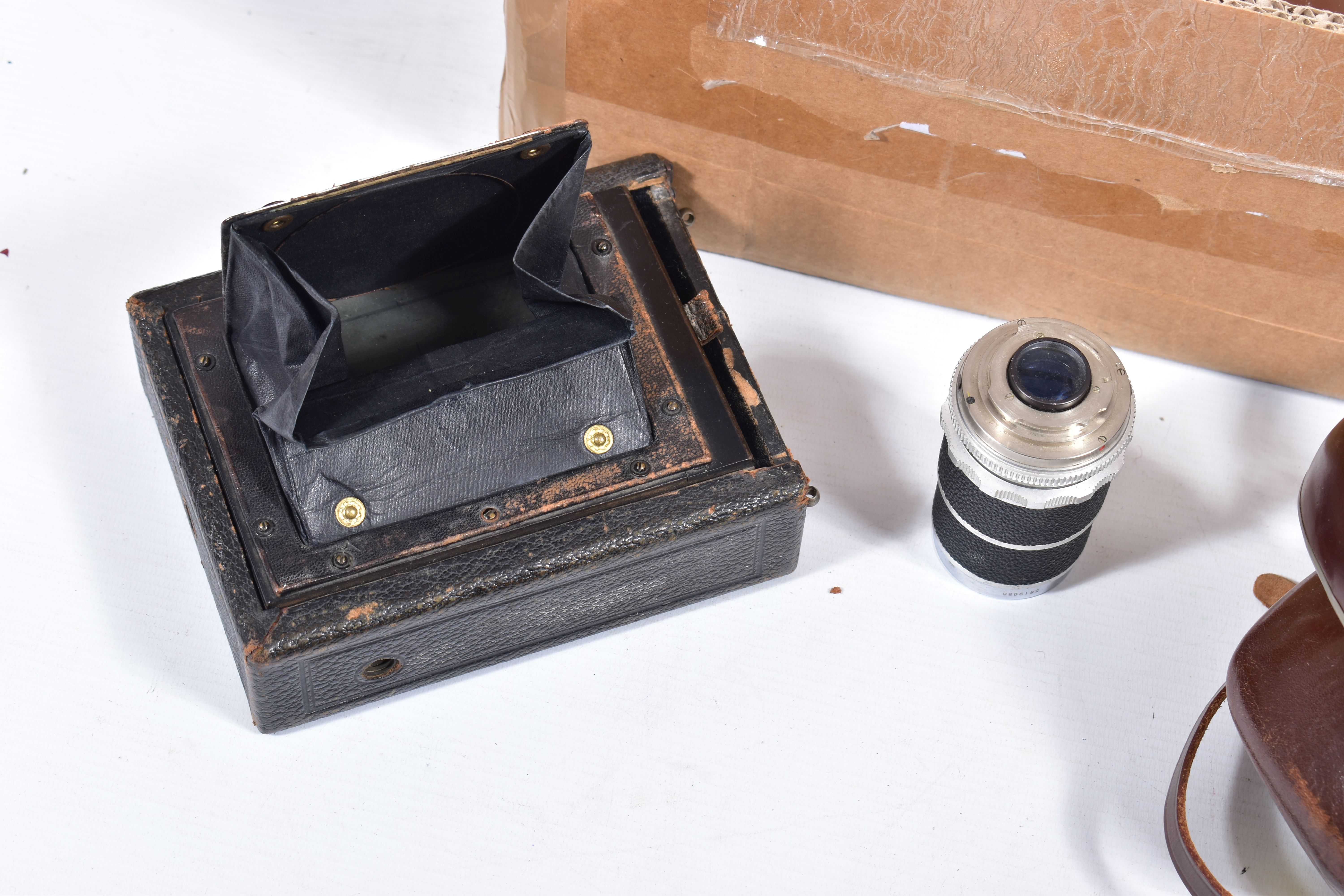 TWO TRAYS CONTAINING VOIGTLANDER CAMERAS including a Bessamatic fitted with a 50mm f2.8 lens, a - Image 3 of 6