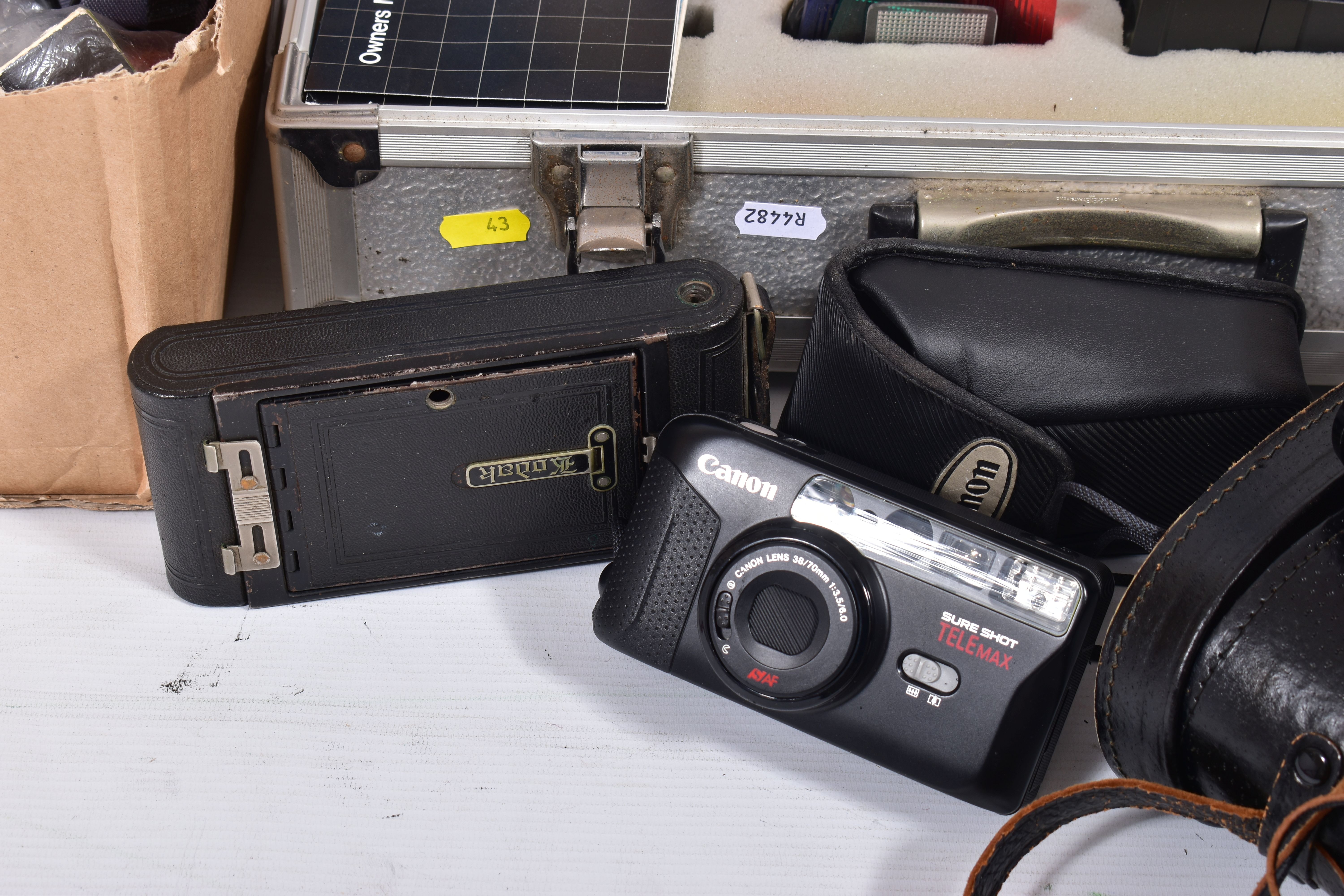 AN ALUMINIUM CASE AND A BOX CONTAINING a Praktica MTL-3 film SLR fitted with a Tessar 50mm f1.8 - Image 3 of 7