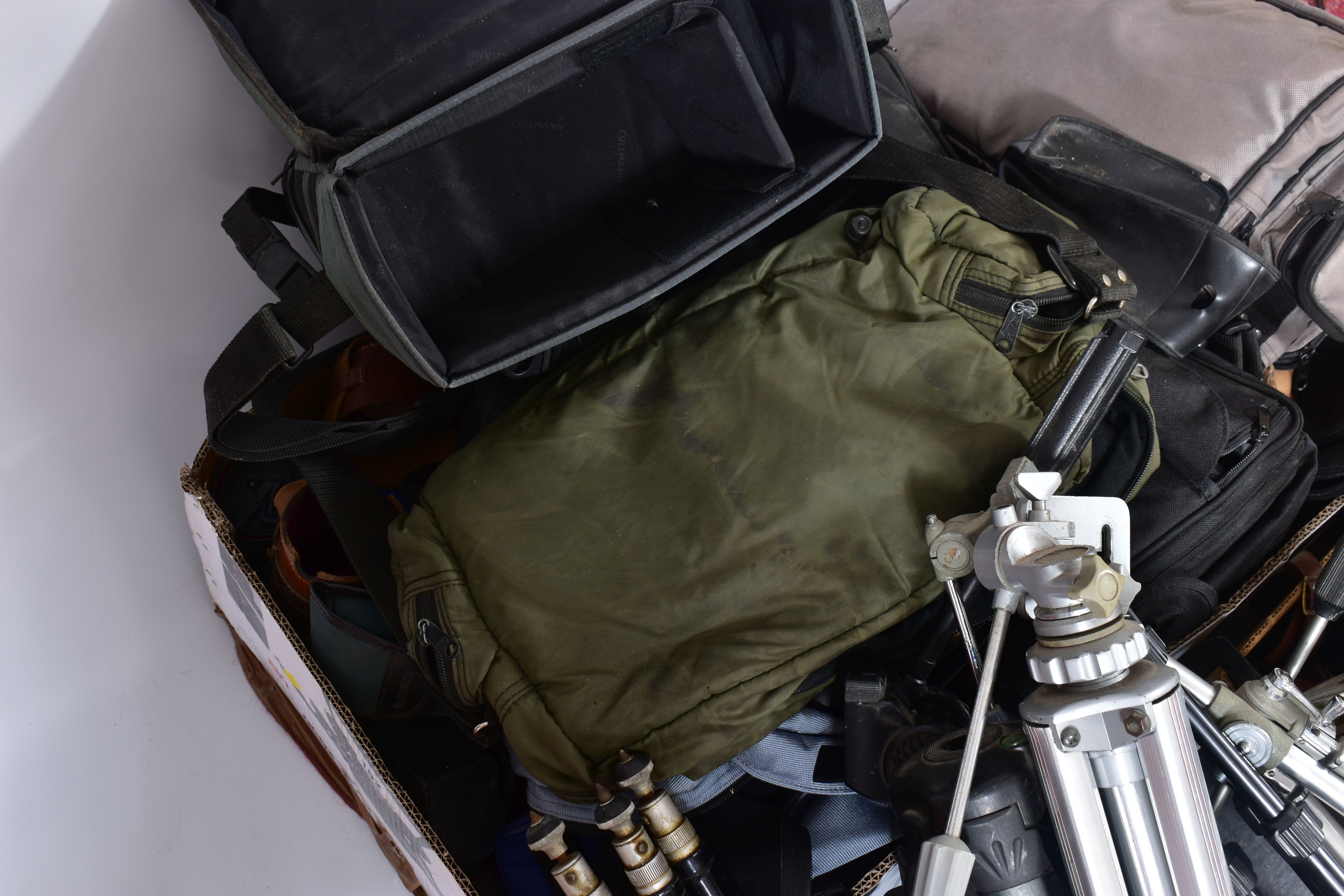 A QUANTITY OF CAMERA CASES AND TRIPODS including Slik, Miranda etc - Image 6 of 6