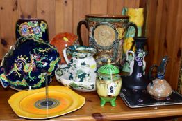 A GROUP OF CERAMICS, comprising a hand painted Carlton Ware lidded pot, a large Royal Doulton