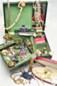 A GREEN JEWELLERY BOX WITH CONTENTS, to include a broken piece of a 9ct gold ring, hallmarked 9ct