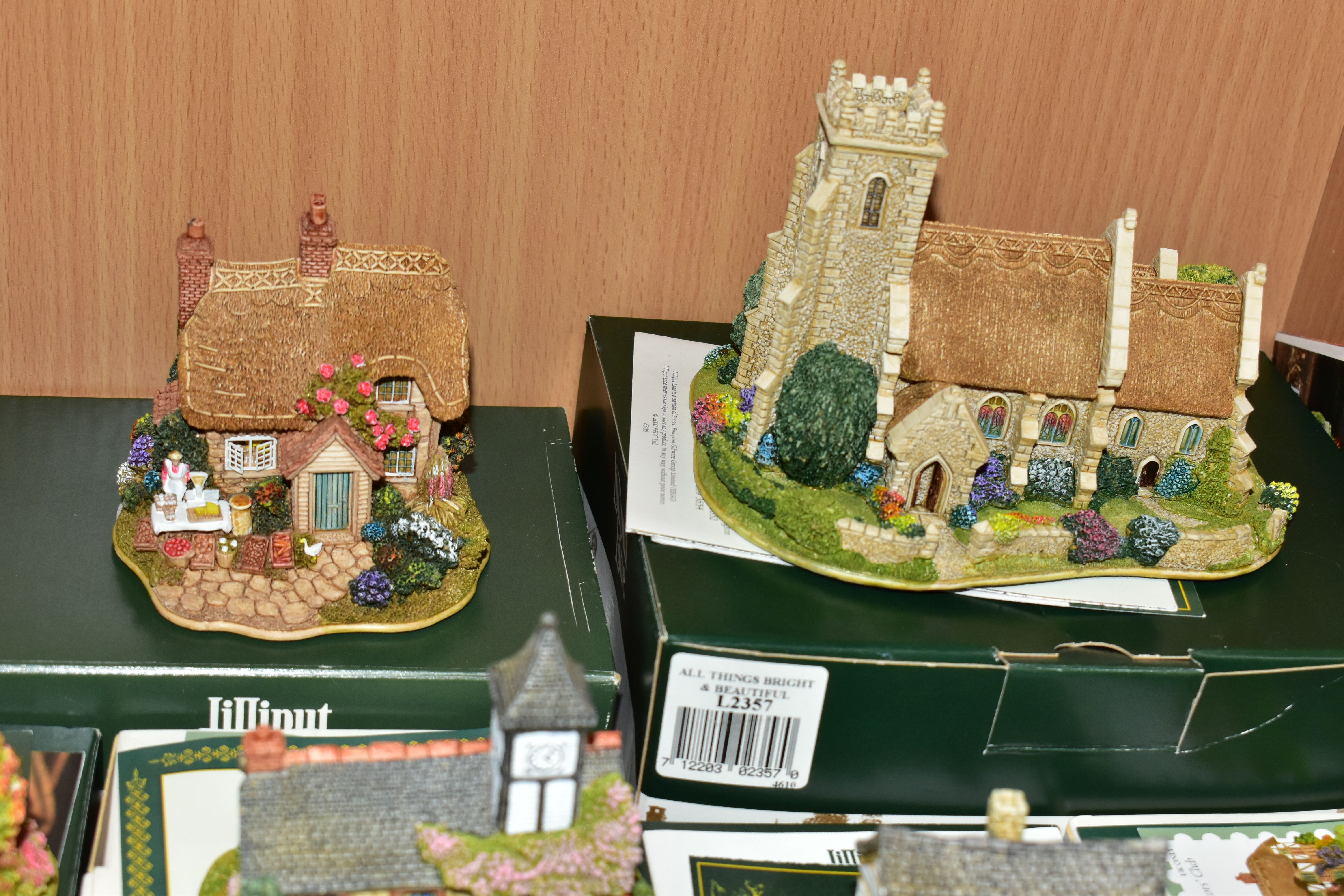 NINE BOXED LILLIPUT LANE BUILDINGS AND NINE OTHERS UNBOXED, the boxed comprising British - Image 3 of 7