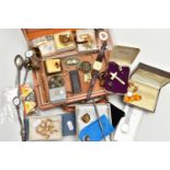 A BROWN JEWELLERY BOX WITH CONTENTS AND OTHER ITEMS, worn tan jewellery box with contents such as