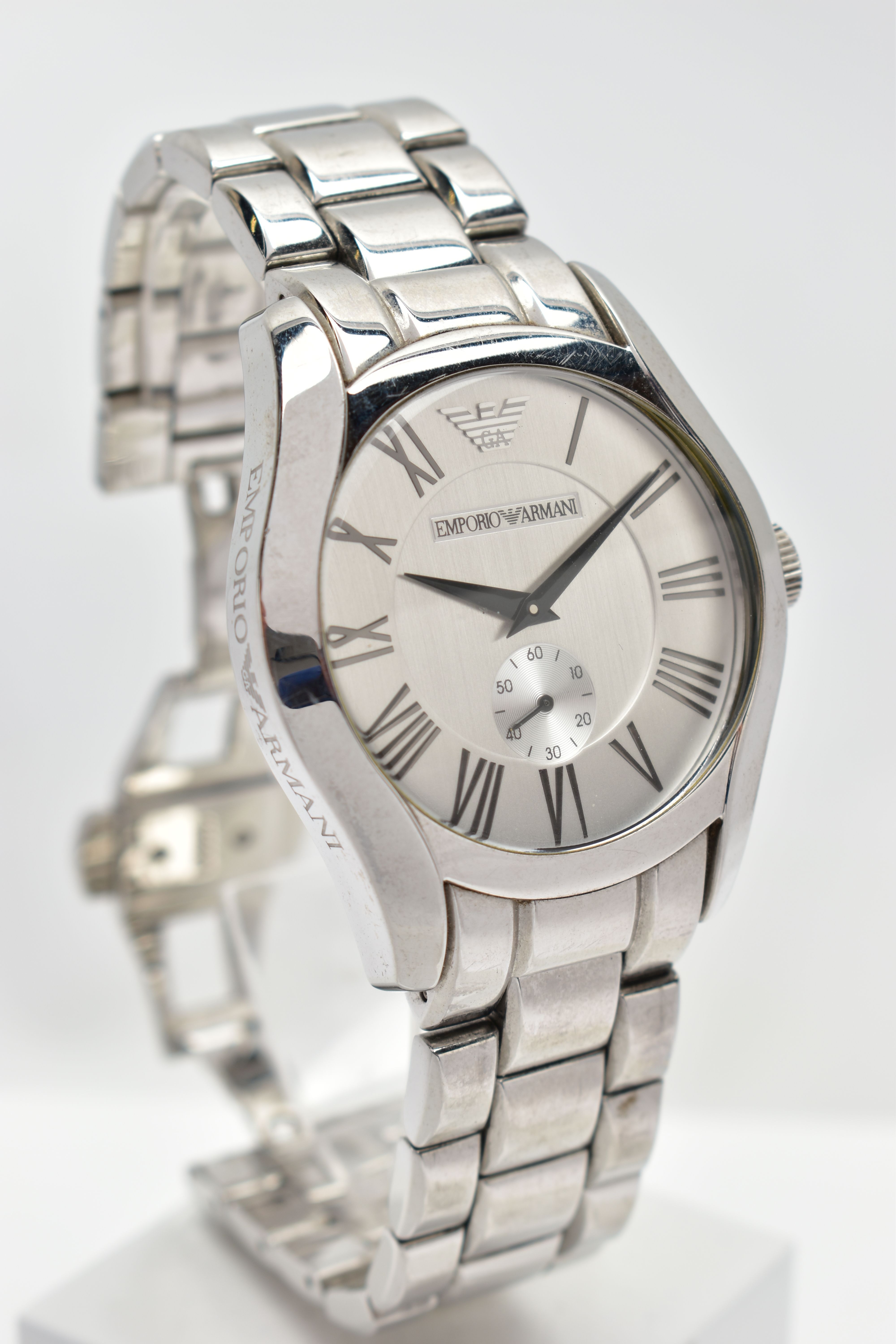 A GENTS 'EMPORIO ARMANI' WRISTWATCH, round silver dial signed 'Emporio Armani', Roman numerals, - Image 2 of 7