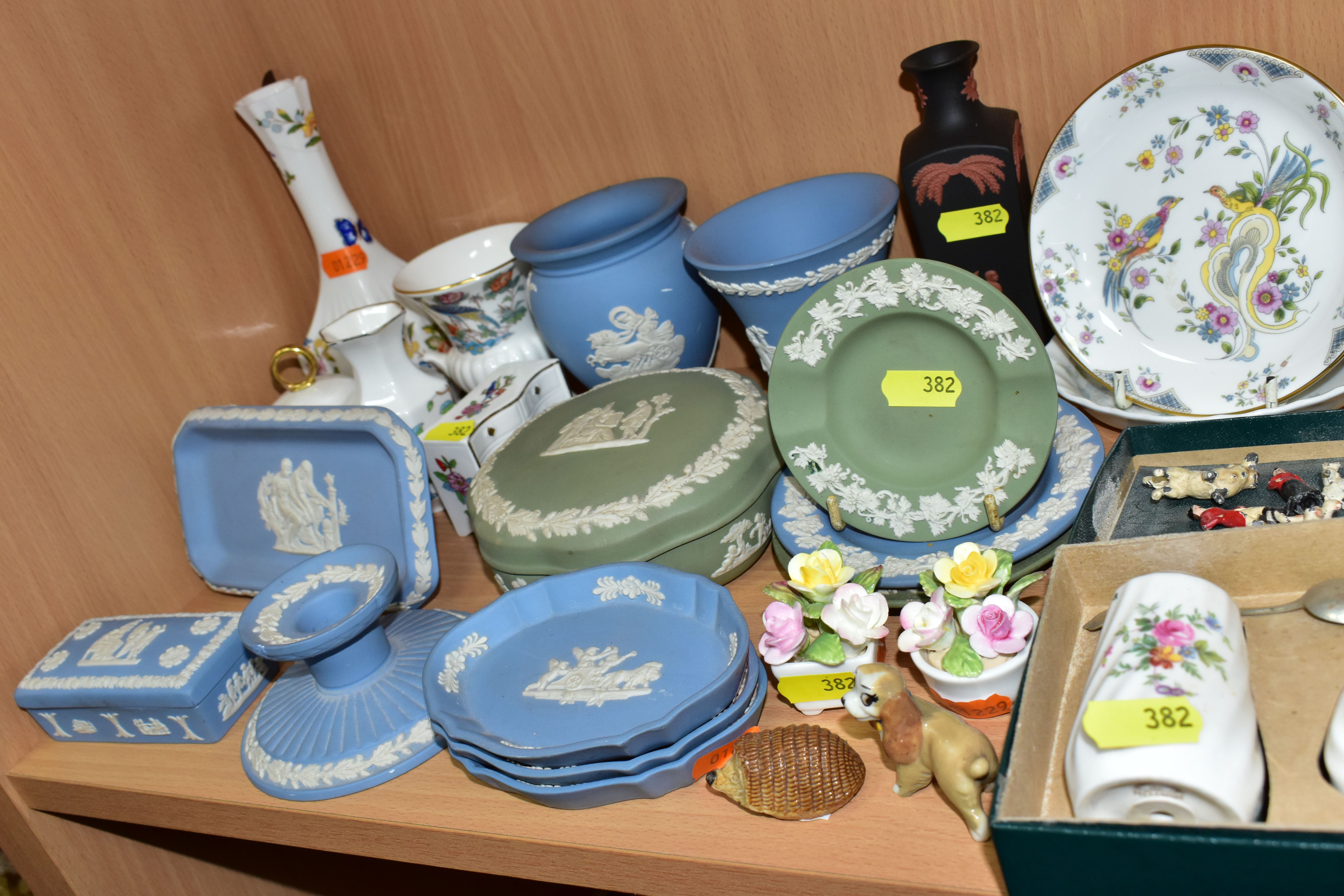 A COLLECTION OF WEDGWOOD JASPERWARE, MINTON, COALPORT AND AYNSLEY GIFTWARE, SMALL QUANTITY OF LEAD - Image 5 of 7