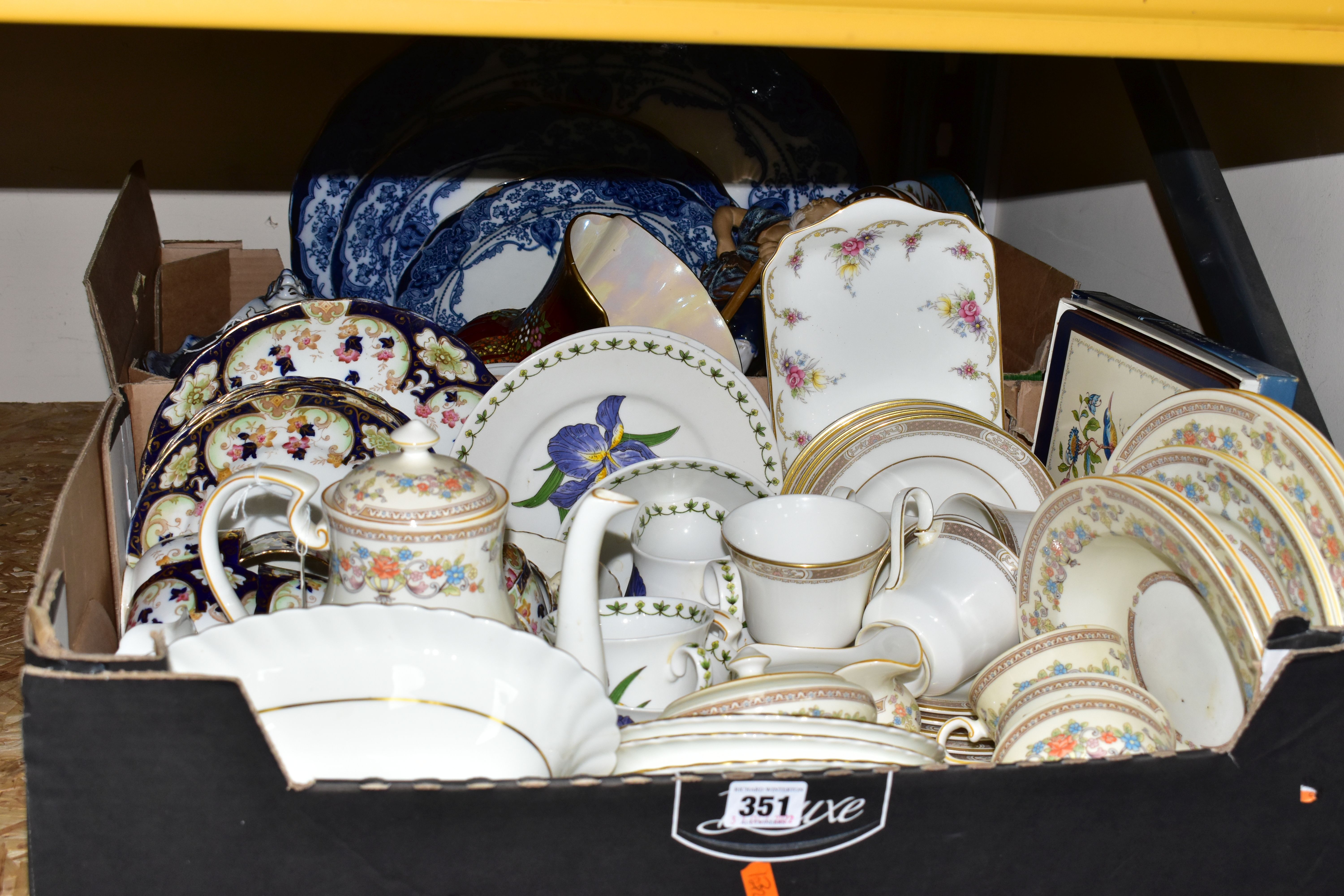 TWO BOXES OF AYNSLEY 'DEVONSHIRE' PATTERN DINNER WARES, BLUE & WHITE DINNER WARES, ASSORTED TEA