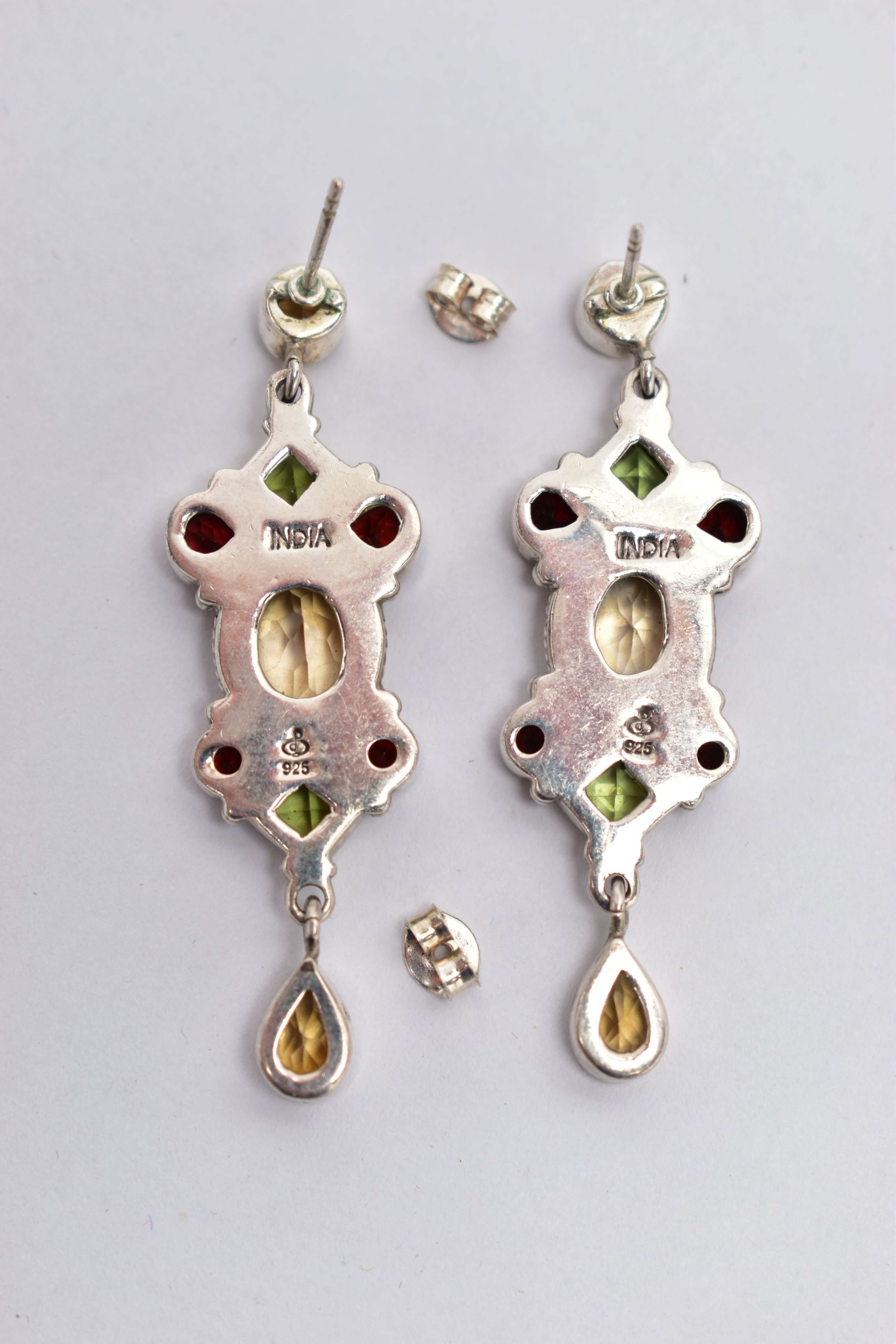 A PAIR OF WHITE METAL GEMSET EARRINGS, a pair of white metal drop earrings set with garnet, - Image 4 of 4