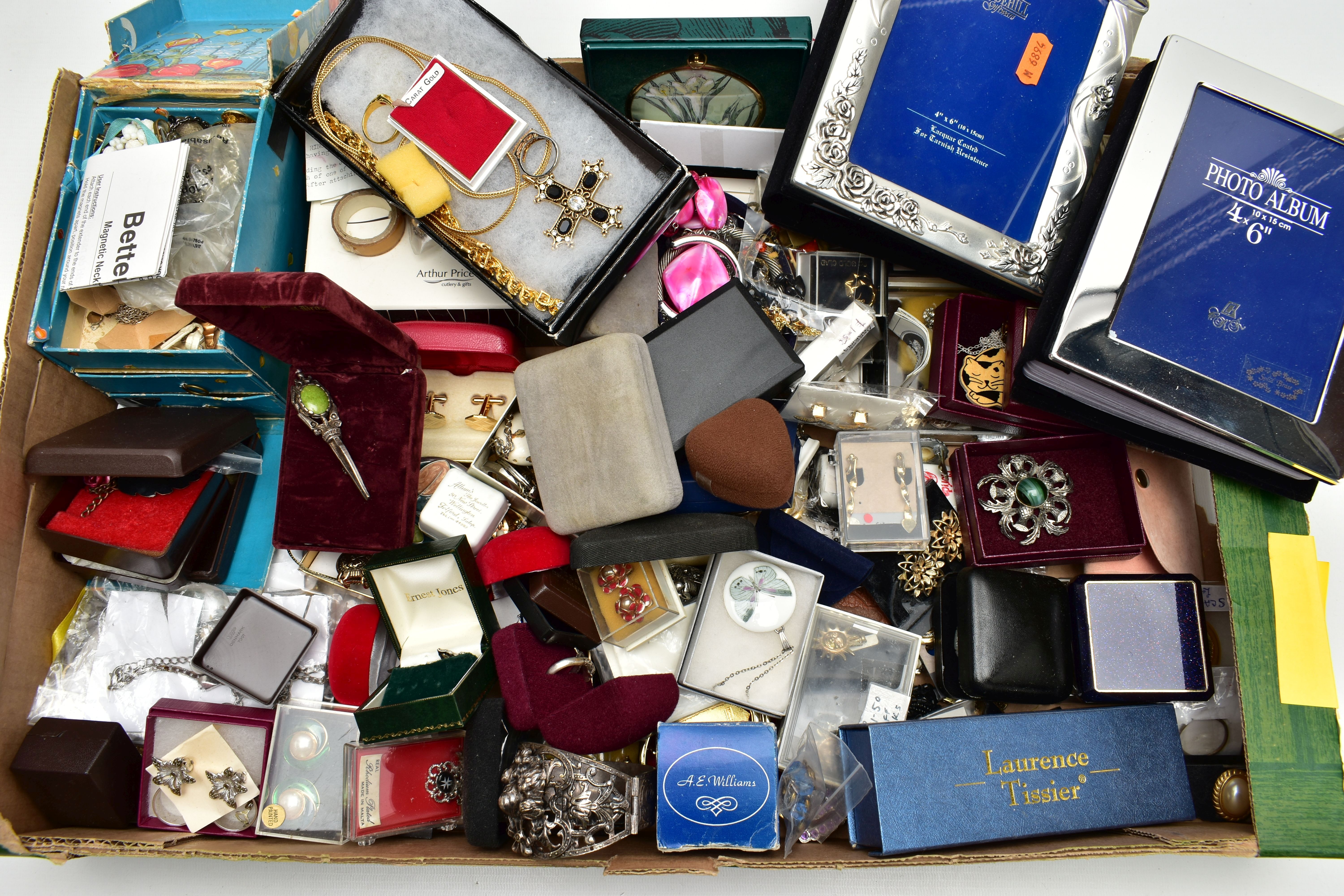 A BOX OF ASSORTED COSTUME JEWELLERY, to include brooches, earrings, rings, pendant necklaces,