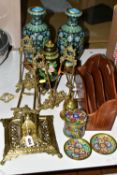 A GROUP OF CLOISONNÉ VASES AND BRASS DESK TOP ITEMS, comprising four foliate brass desk top