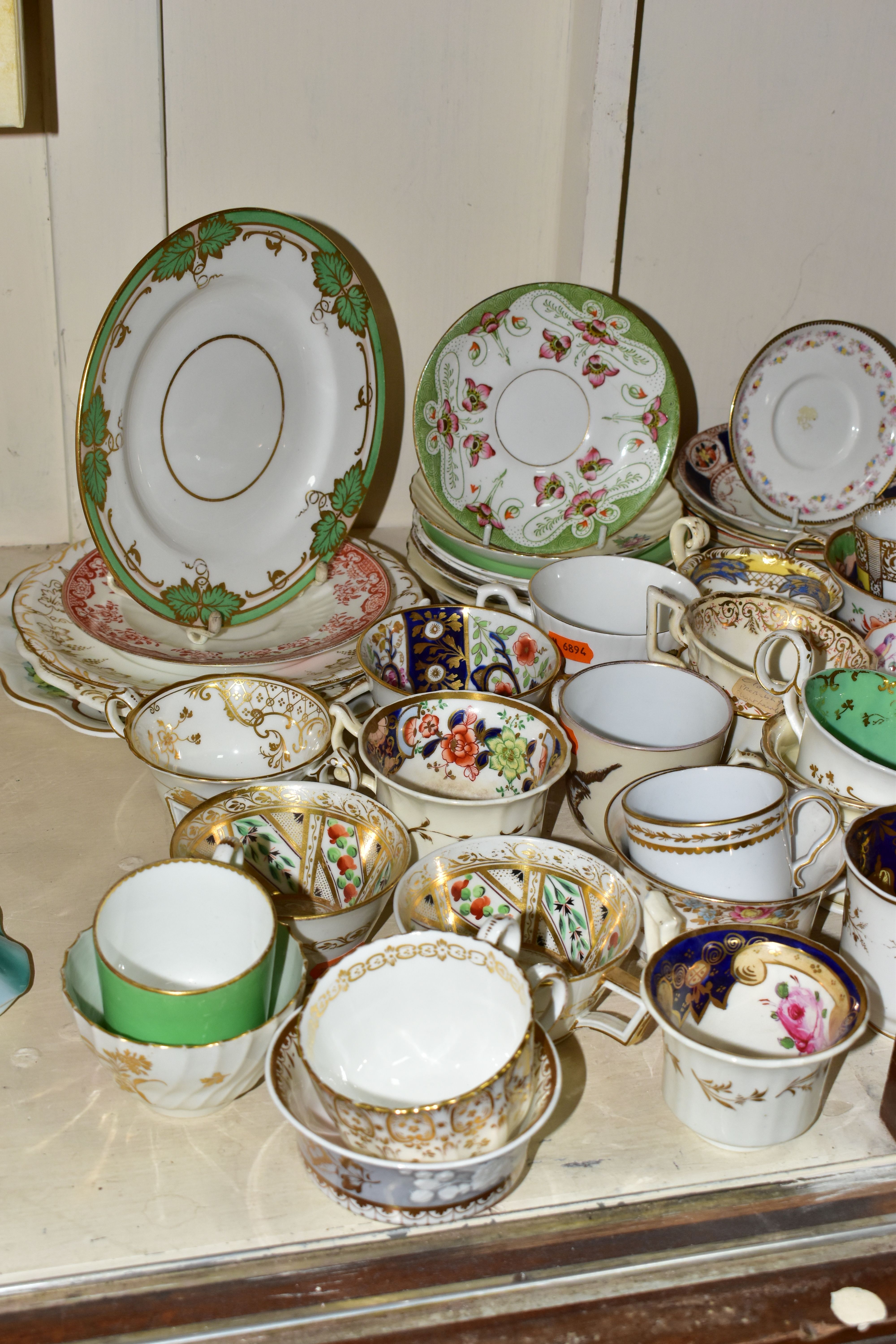 A SELECTION OF ASSORTED 19TH AND 20TH CENTURY TEA CUPS AND SAUCERS ETC, to include early Derby, - Image 2 of 13