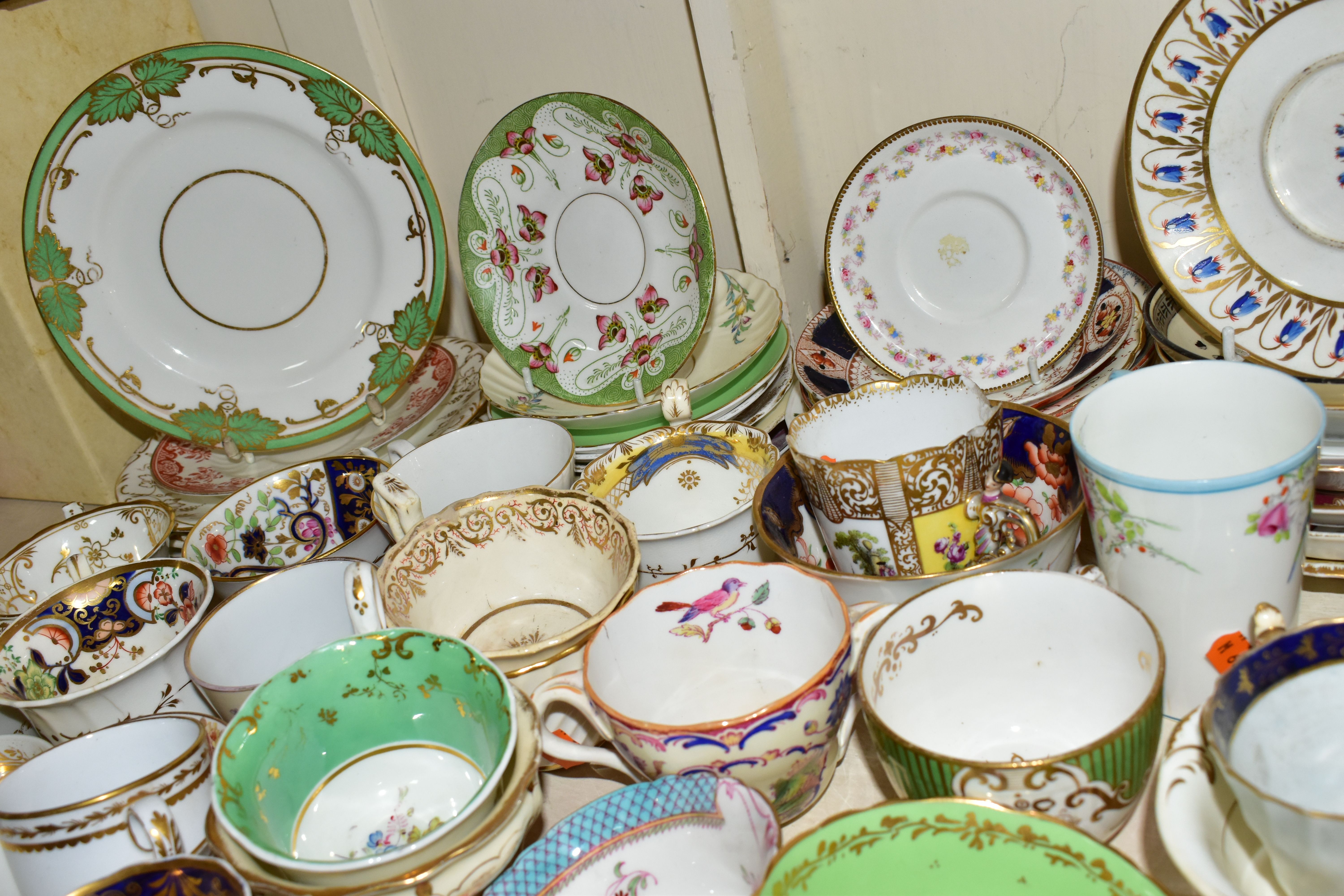 A SELECTION OF ASSORTED 19TH AND 20TH CENTURY TEA CUPS AND SAUCERS ETC, to include early Derby, - Image 8 of 13