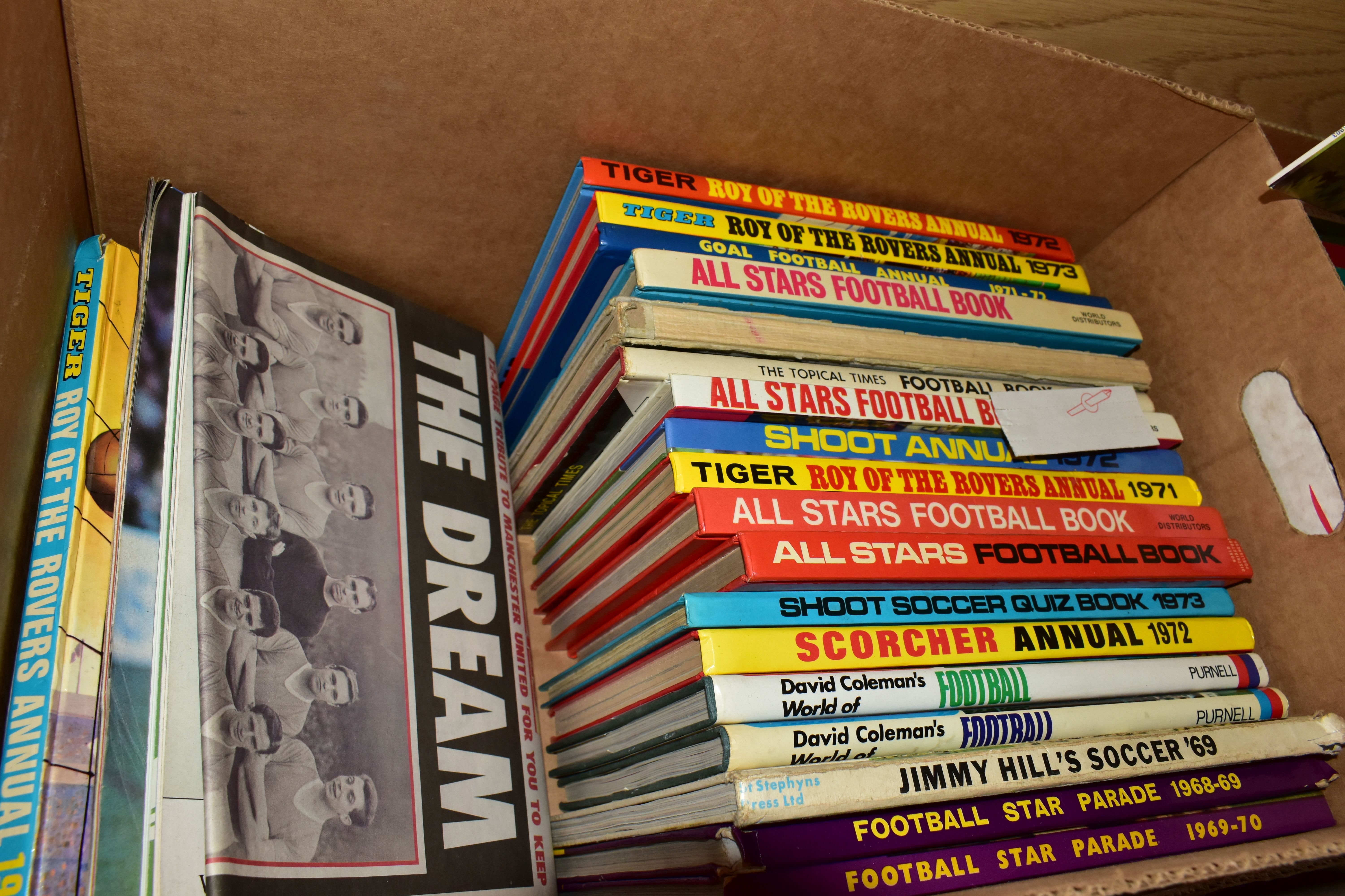 FOUR BOXES OF BOOKS, to include children's 1970's annuals, Bizzy Lizzy, Bimbo, Teddy Bear, - Image 5 of 5