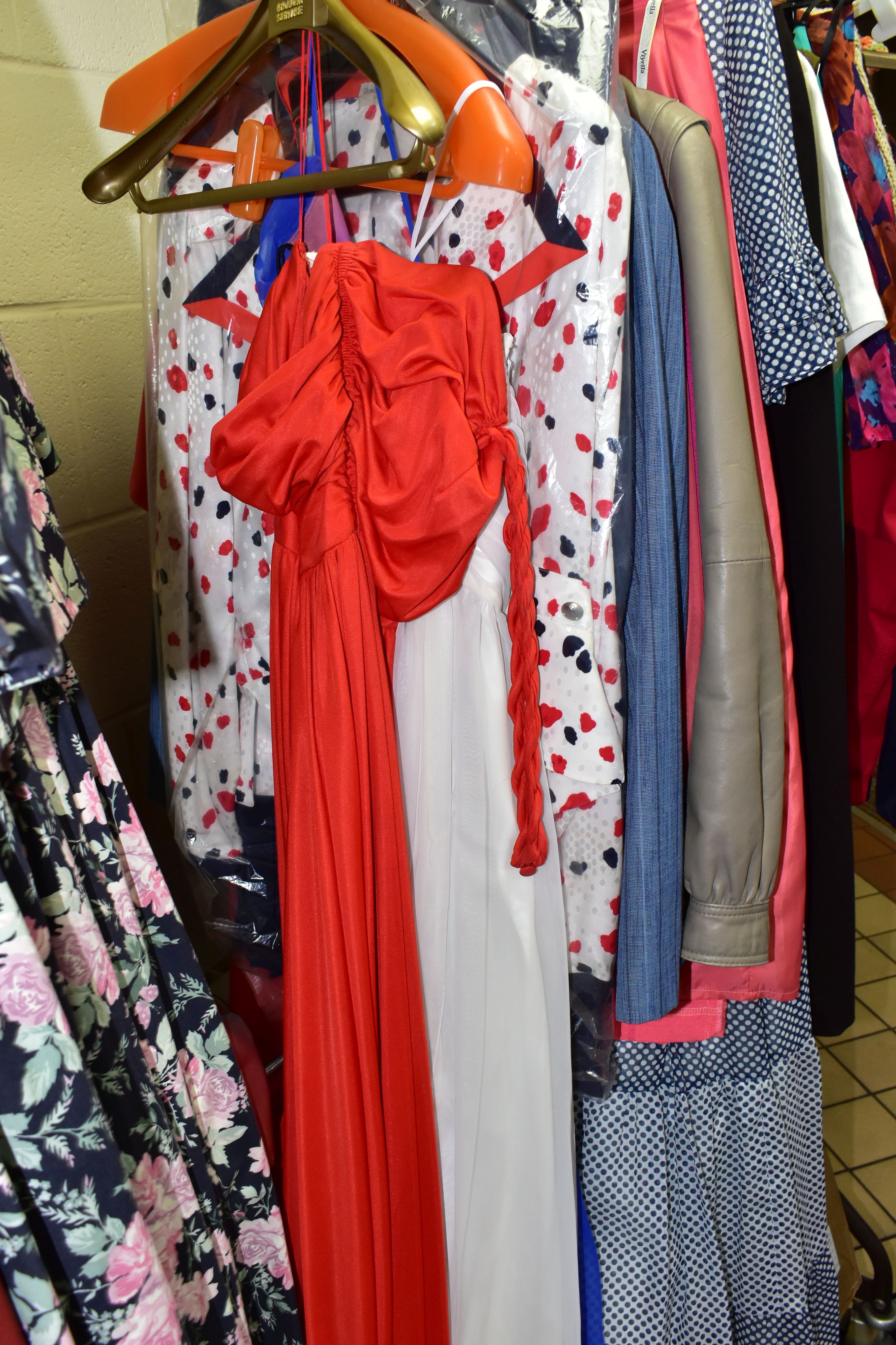 A QUANTITY OF LADIES' CLOTHING, SHOES AND ACCESSORIES ETC, to include a red Frank Usher evening - Image 15 of 27