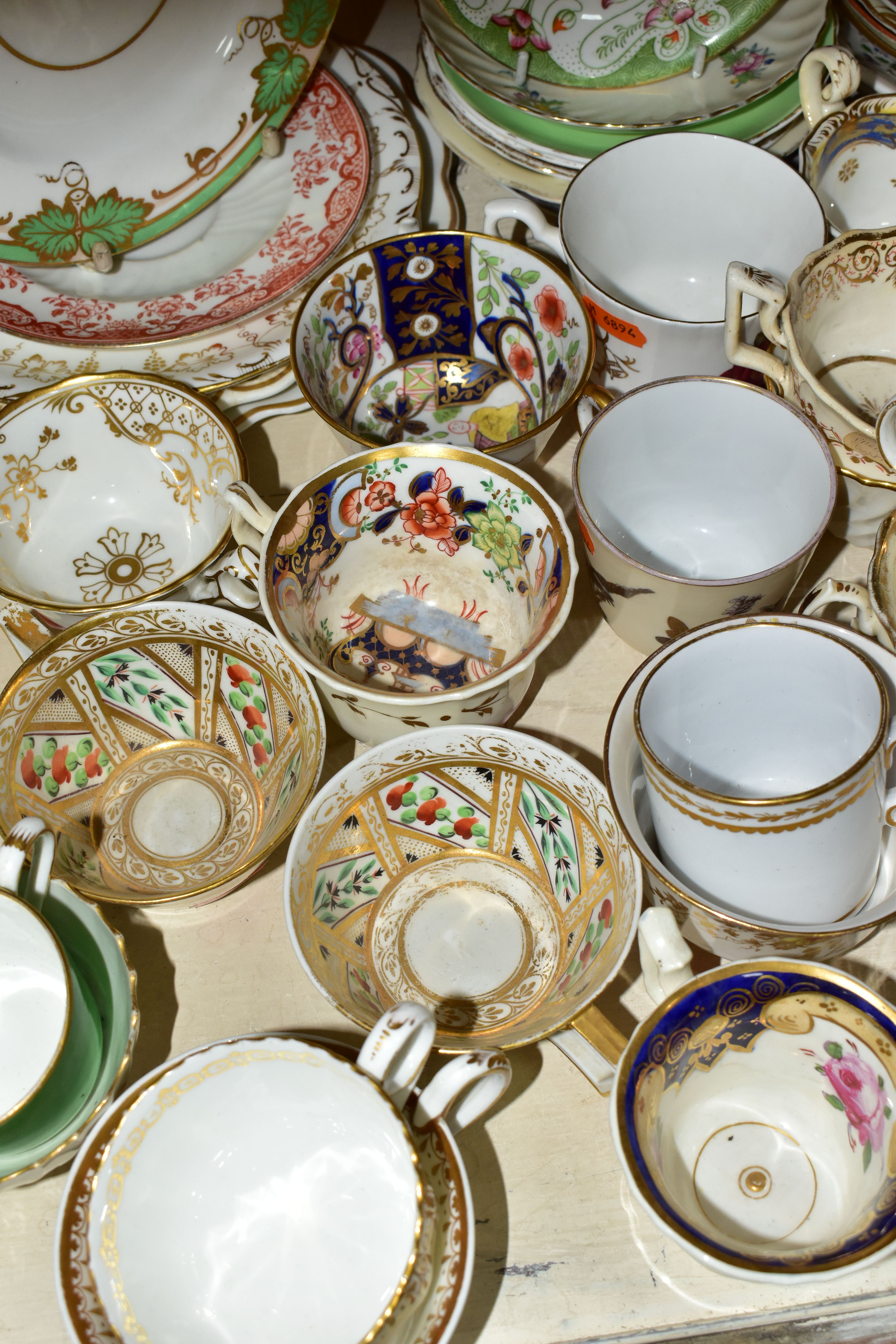 A SELECTION OF ASSORTED 19TH AND 20TH CENTURY TEA CUPS AND SAUCERS ETC, to include early Derby, - Image 7 of 13