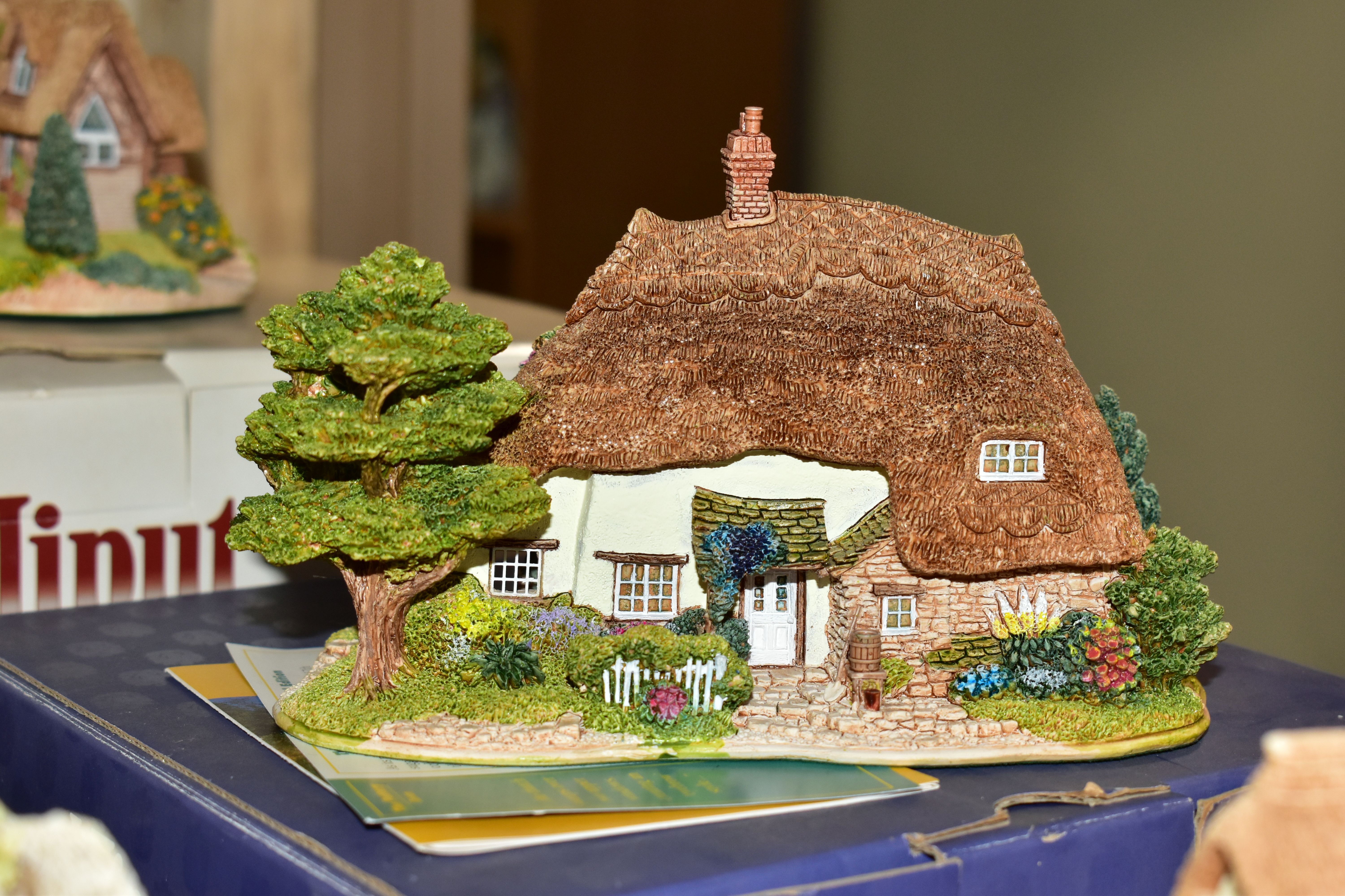 SIX BOXED LILLIPUT LANE SCULPTURES FROM COLLECTORS CLUB, all with deeds and leaflet, comprising - Image 3 of 5