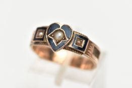 A CASED LATE VICTORIAN 9CT GOLD BLACK ENAMEL MOURNING RING, designed as a black enamel heart with