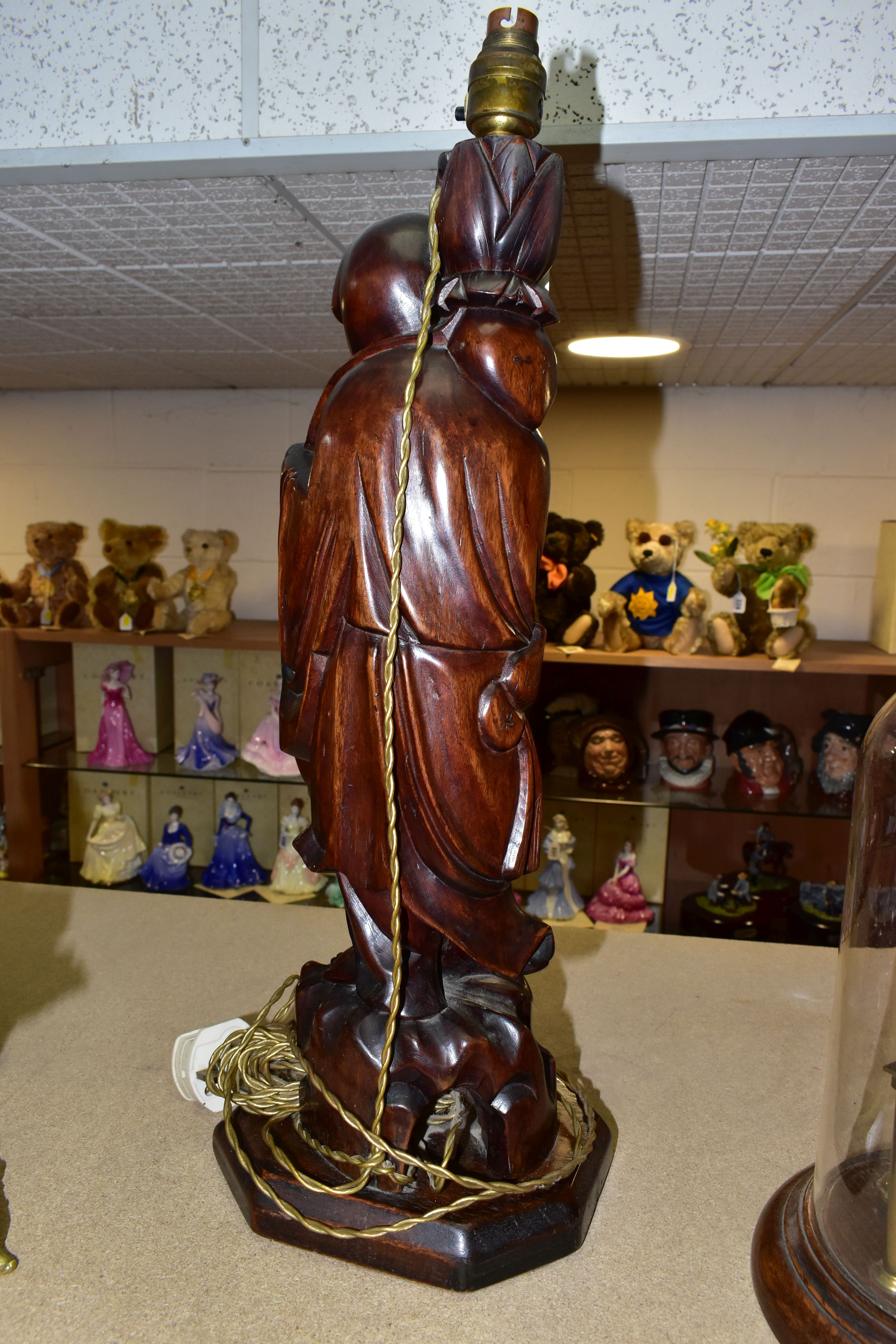 A LARGE WOODEN FIGURAL TABLE LAMP, a hand carved figure of Chinese Shou Lao (god of Longevity), - Image 4 of 5