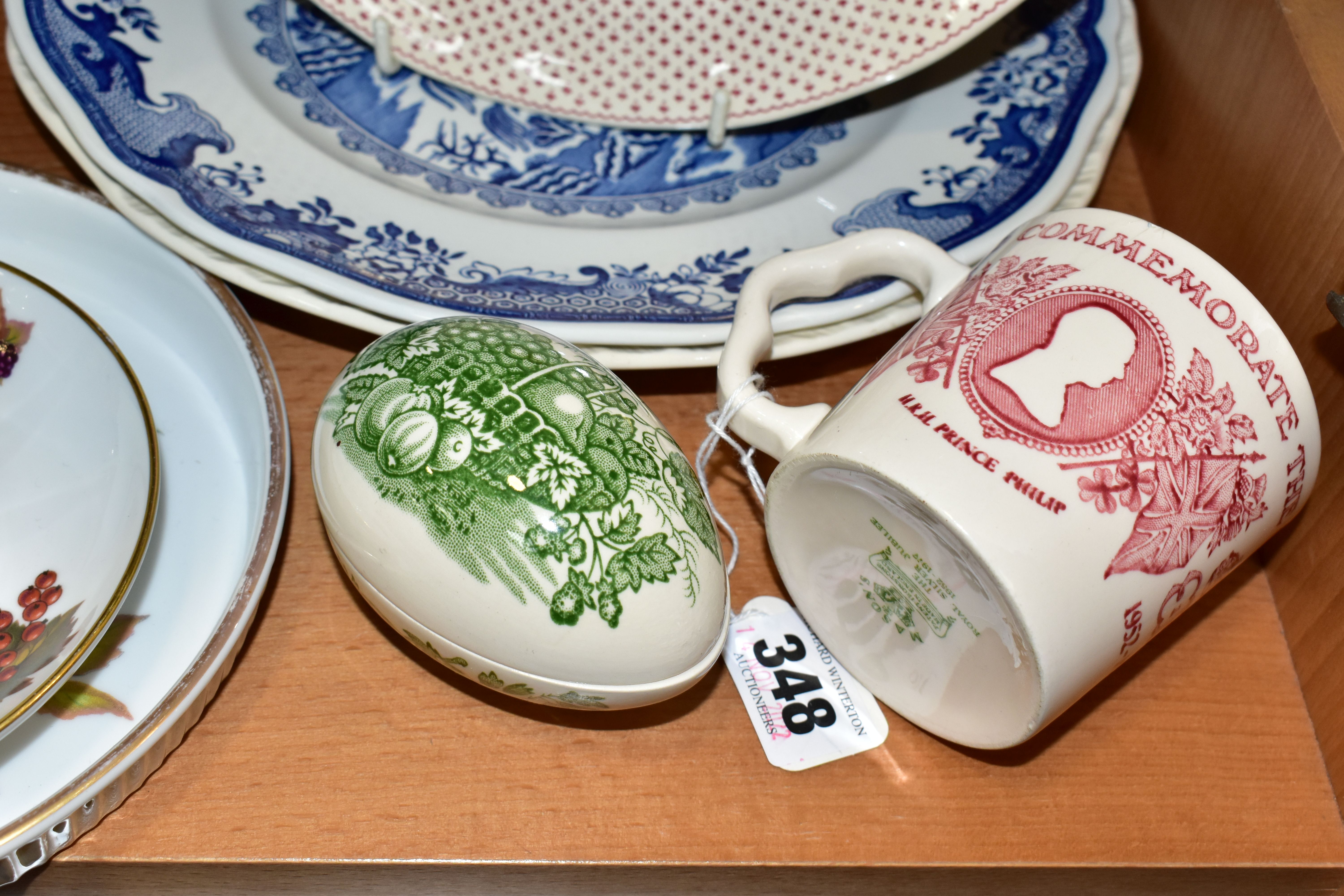 A GROUP OF MASON'S AND ROYAL WORCESTER CERAMICS, Mason's pieces comprising a piggy bank with - Image 3 of 7