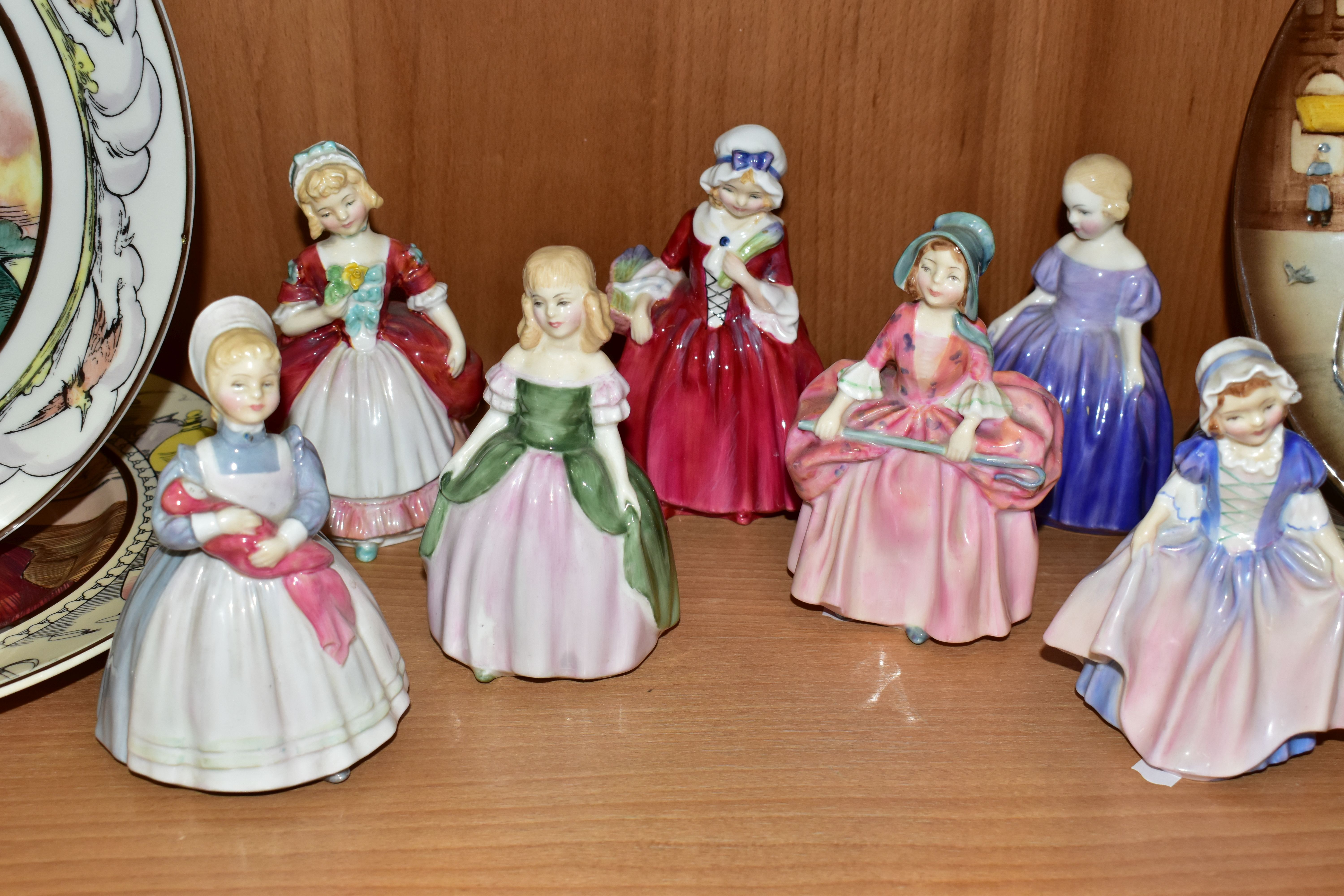 A GROUP OF ROYAL DOULTON FIGURINES AND PLATES, comprising Alice HN2158, The Rag Doll HN2142, Valerie - Image 5 of 7