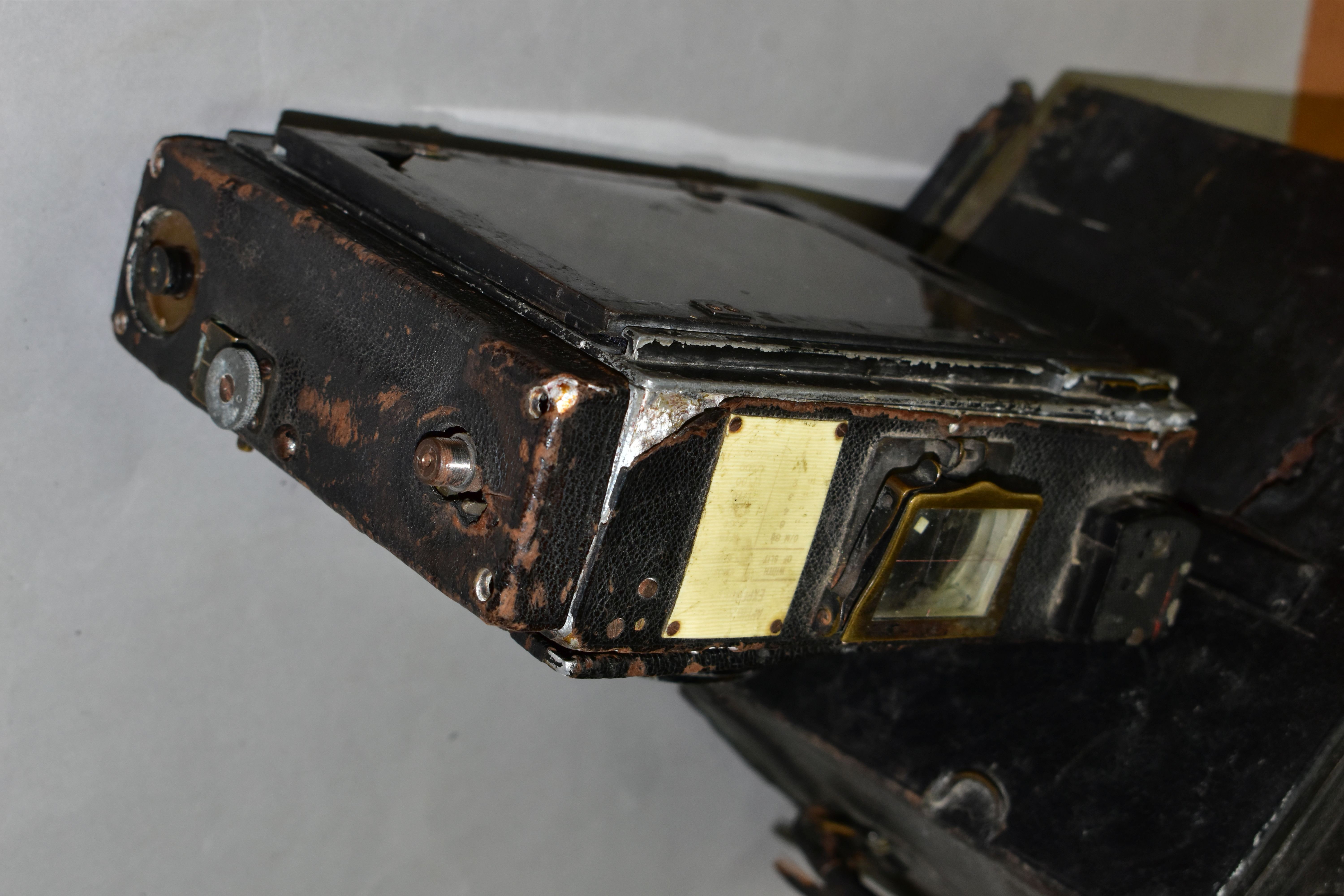 AN ADAMS AND CO MINEX REFLEX DELUXE FILM CAMERA ideal for restoration( no lens or lens carrier), a - Image 6 of 7