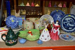 A GROUP OF ASSORTED CERAMICS, comprising a Chinese octagonal blue and white plate warmer, diameter