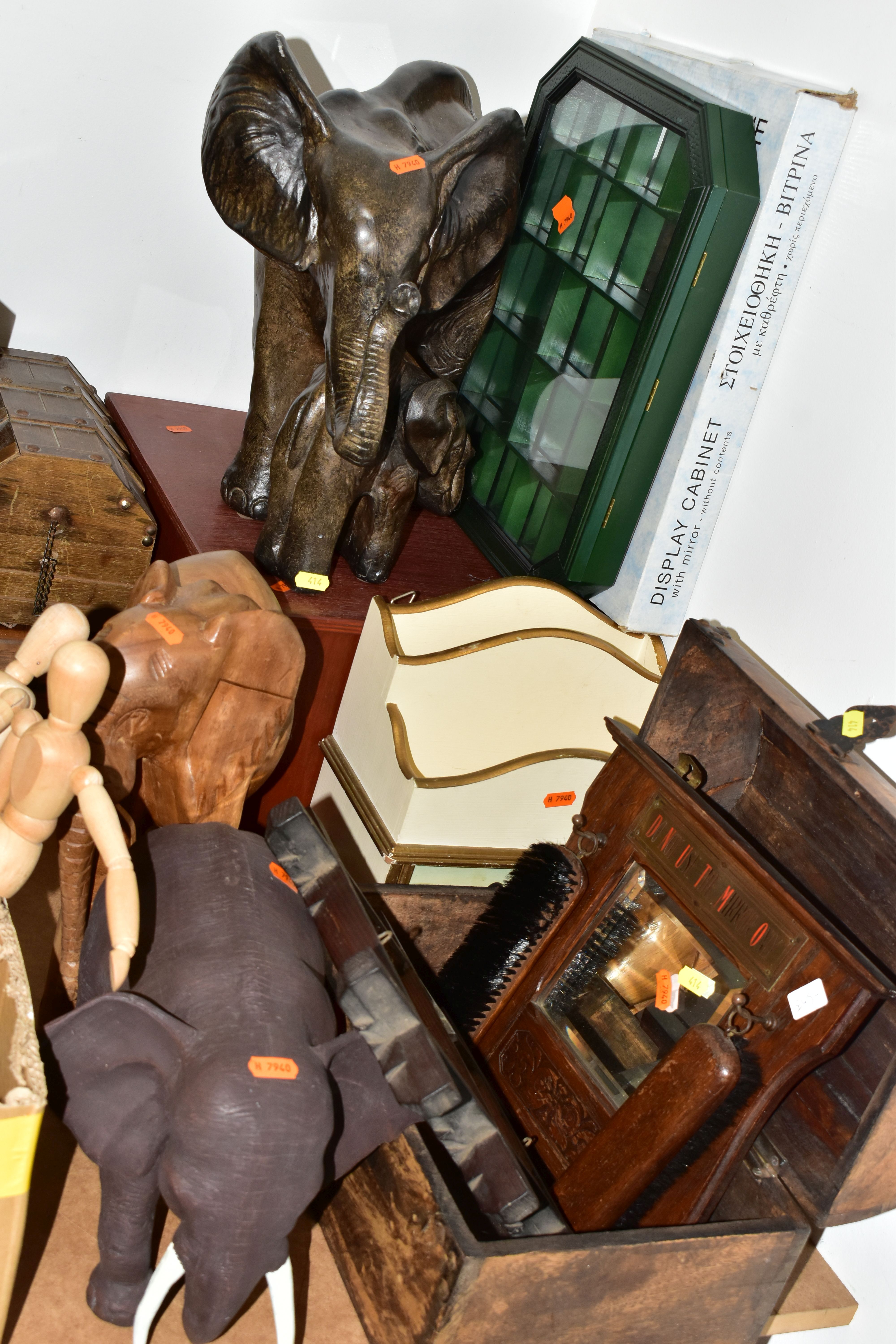 EIGHT BOXES AND LOOSE TREEN, to include carved animals and birds, some painted, decorative masks and - Image 2 of 11