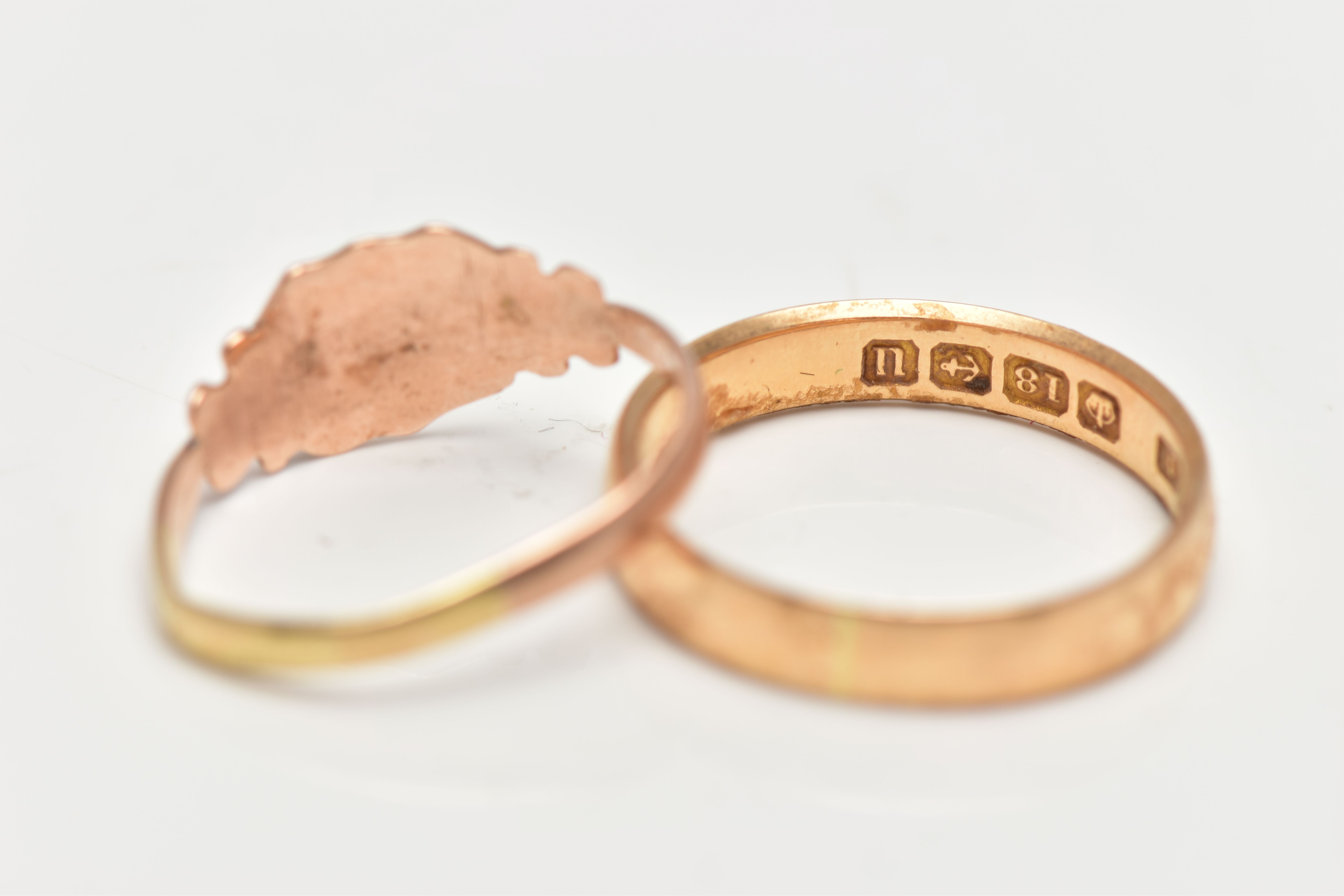 AN 18CT GOLD BAND RING AND A ROSE GOLD TONE SIGNET RING, plain polished band, approximate band width - Image 3 of 3