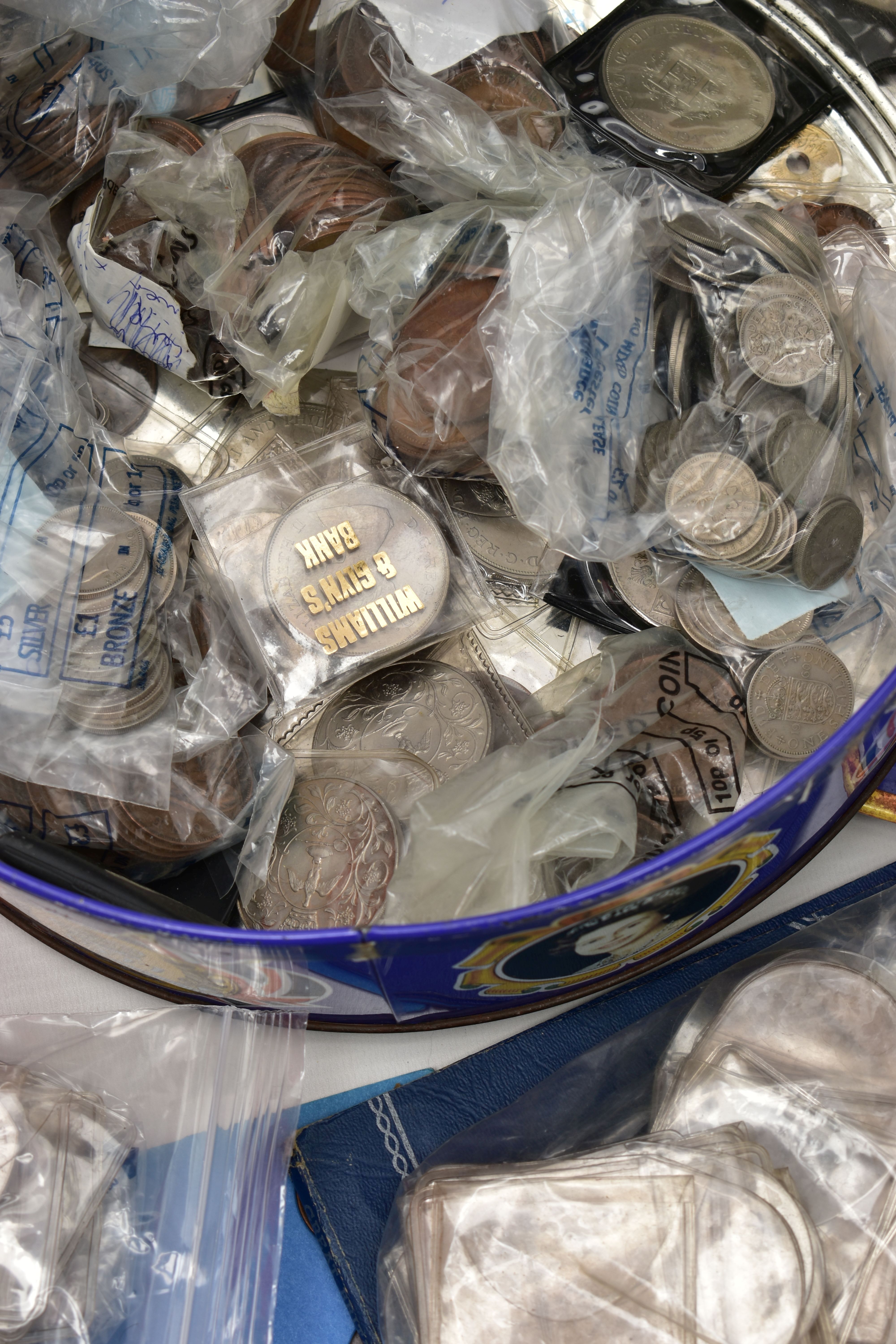 A BAG CONTAINING A TIN AND COIN CASE, to include over 300gr of Silver content coins, a 1981 - Image 4 of 4