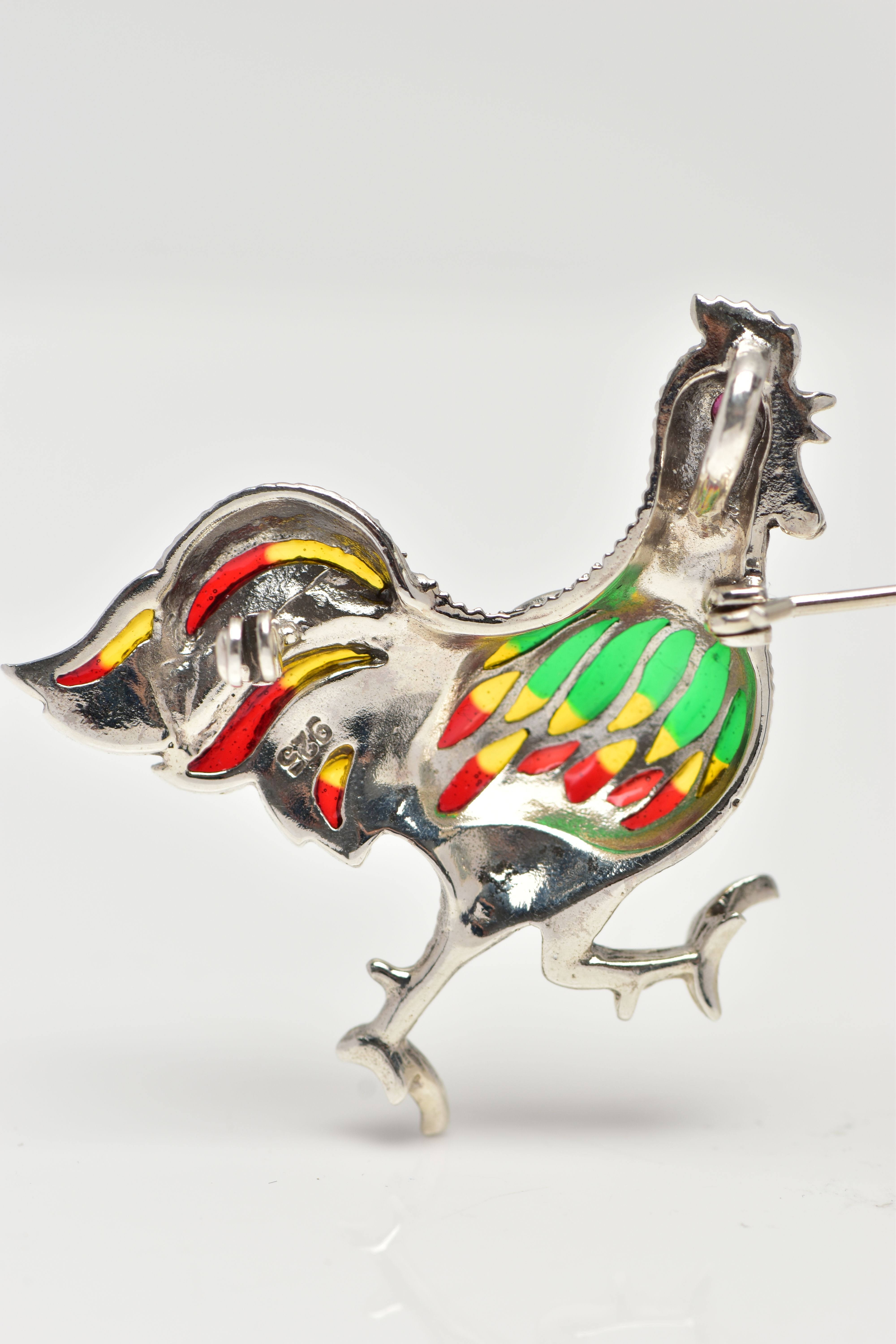 A WHITE METAL PLIQUE A JOUR BROOCH, in the form of a cockerel, marcasite detail to the body with a - Image 2 of 2