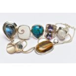 AN ASSORTMENT OF LARGE STATEMENT WHITE METAL AND SEMI PRECIOUS JEWELLERY, to include a two stone