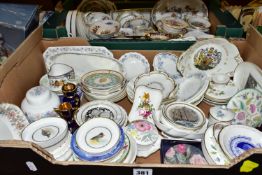 TWO BOXES OF ASSORTED CERAMIC GIFT WARE, to include Wedgwood 'Kutani Crane' pattern pin dishes, a