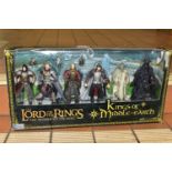 A BOXED TOY BIZ THE LORD OF THE RINGS THE RETURN OF THE KING KINGS OF MIDDLE-EARTH FIGURE SET, No.