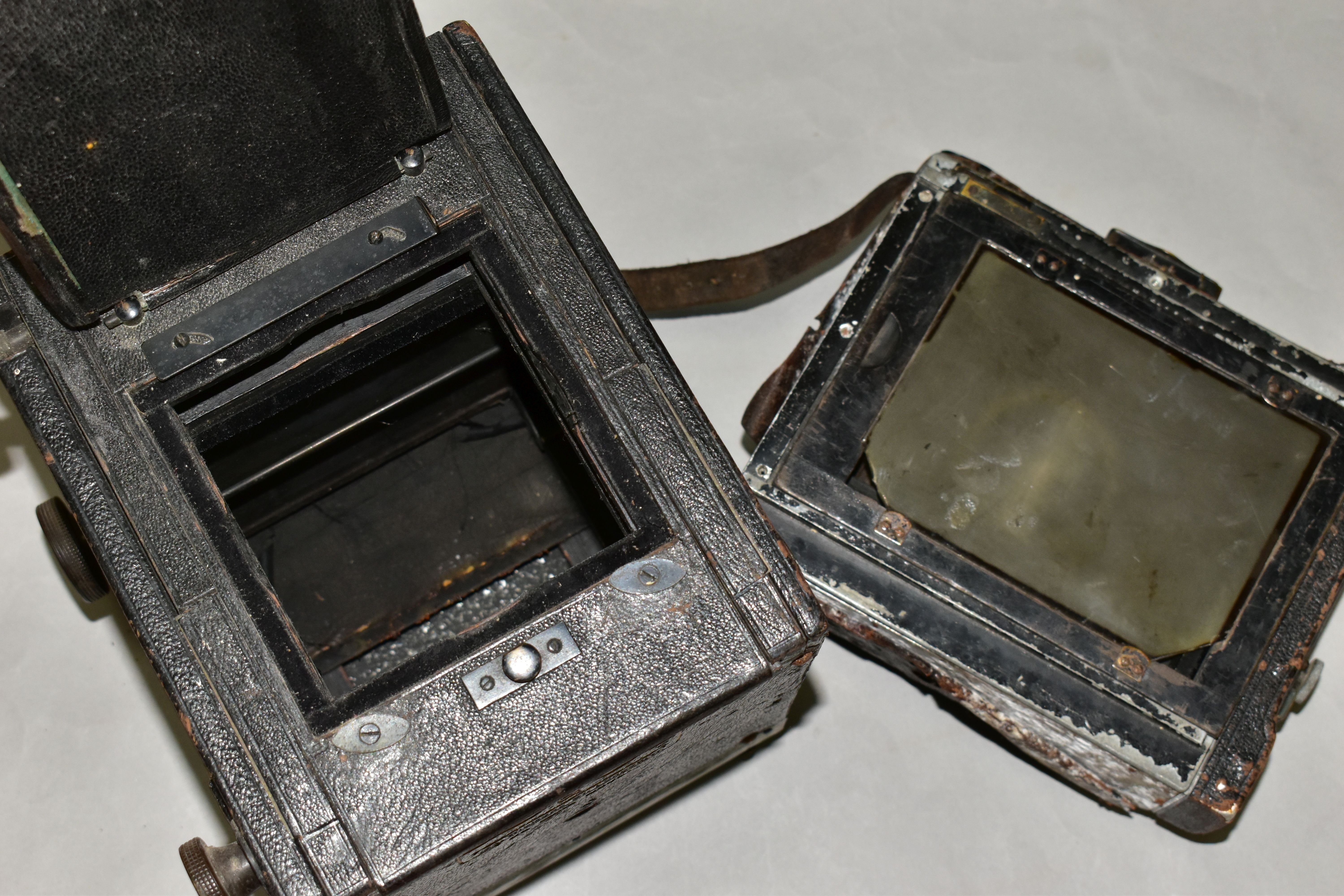 AN ADAMS AND CO MINEX REFLEX DELUXE FILM CAMERA ideal for restoration( no lens or lens carrier), a - Image 5 of 7