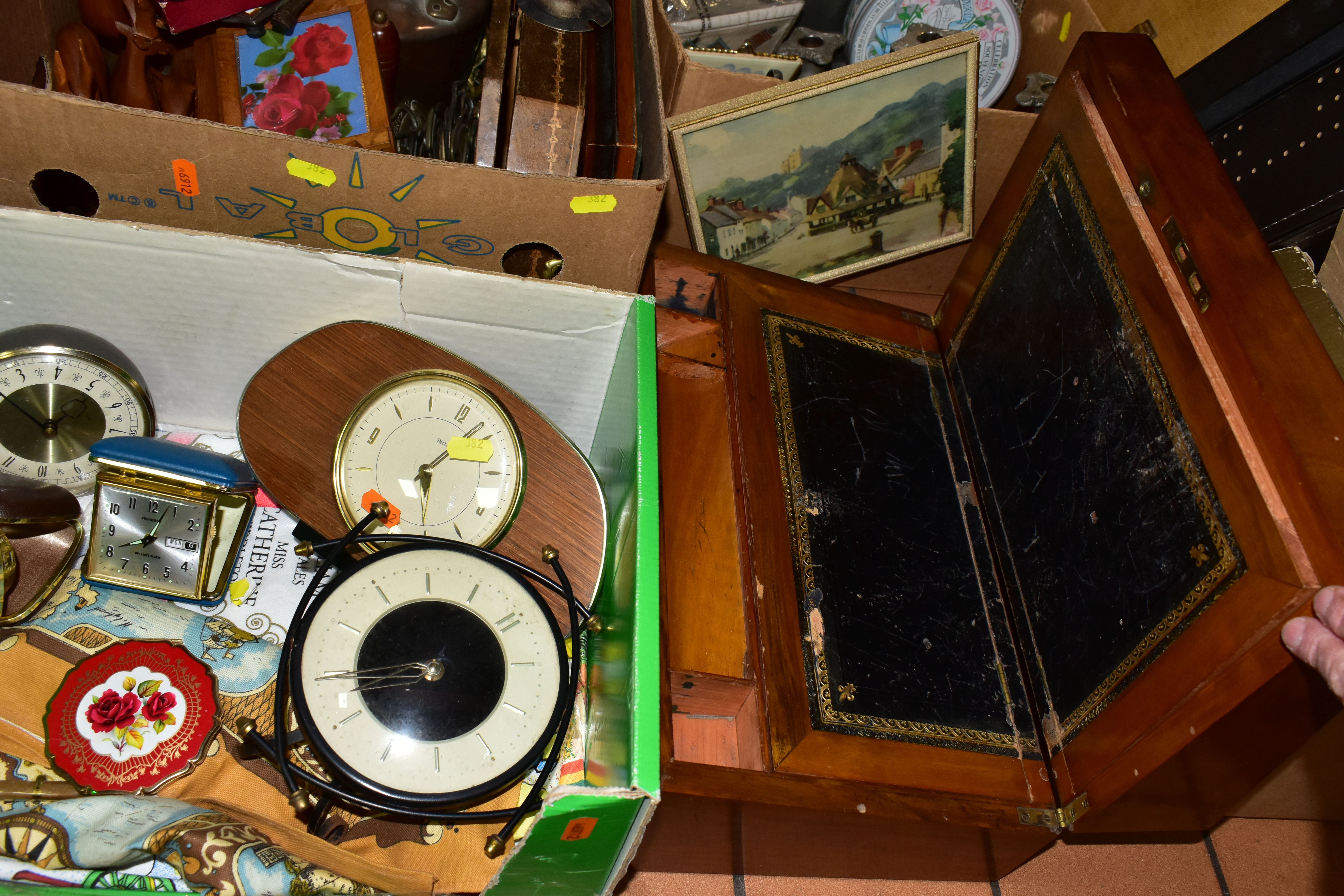 SIX BOXES OF VINTAGE ELECTRICAL ITEMS AND METALWARES, to include a boxed Smith Cordon DLX400 word - Image 4 of 11